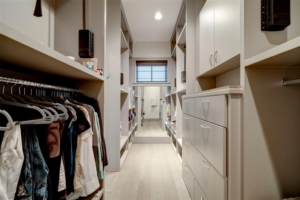 1743 Sunset Boulevard