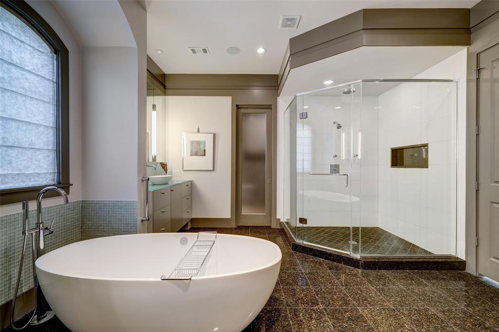 1743 Sunset Boulevard