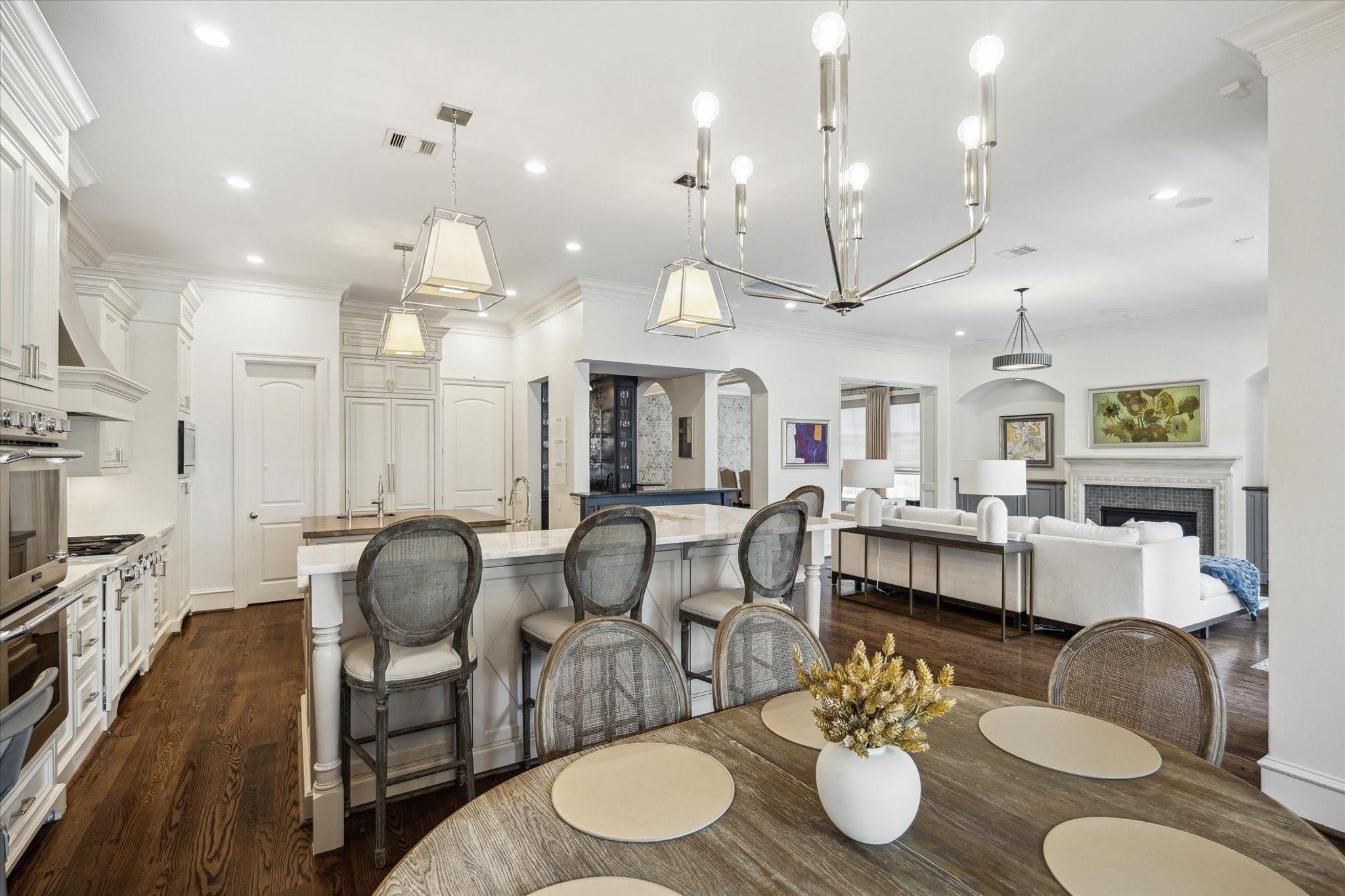 4132 Southwestern Street