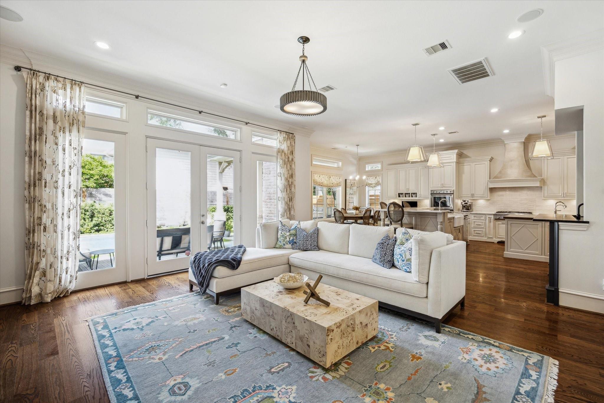 4132 Southwestern Street