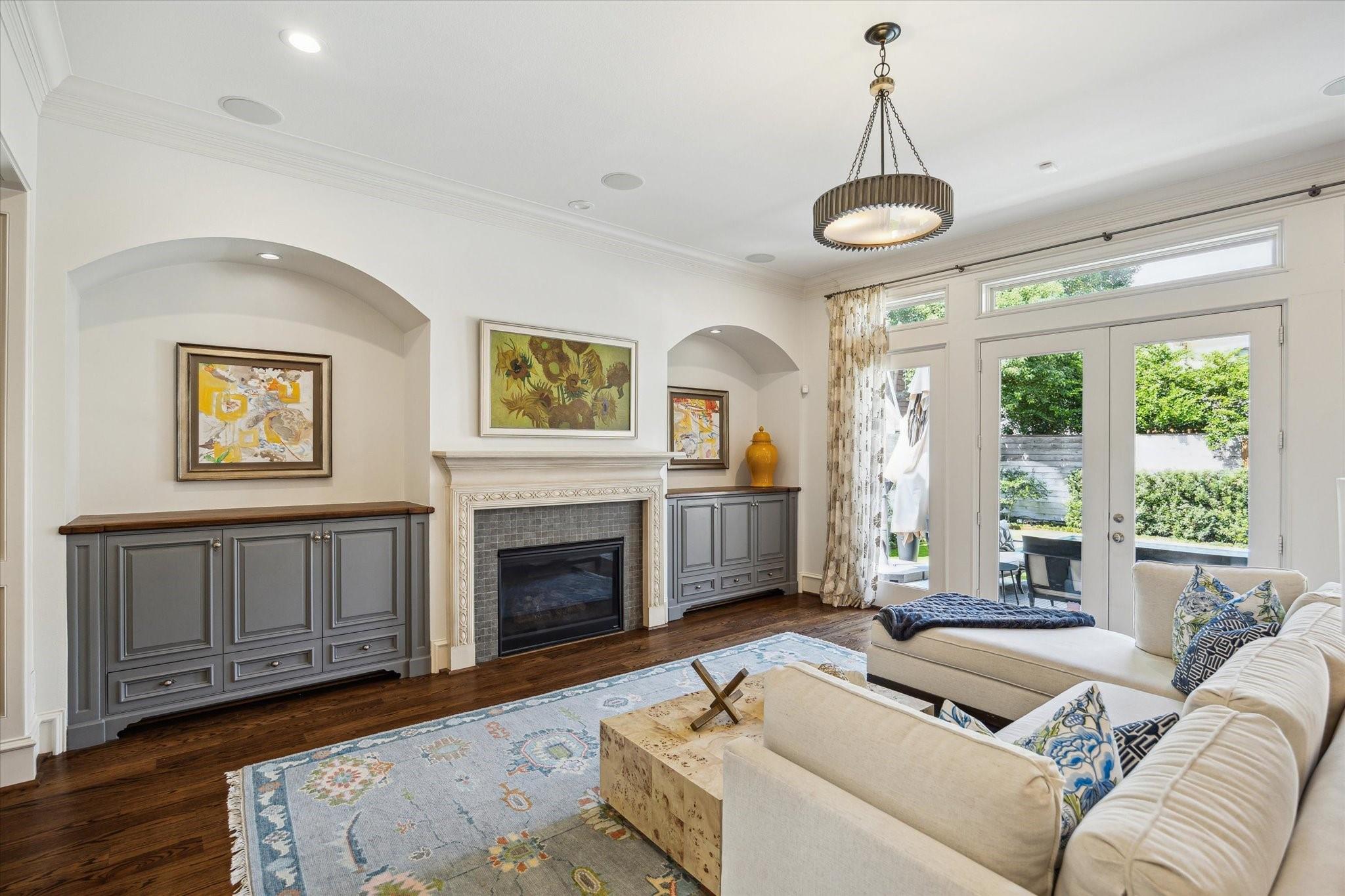 4132 Southwestern Street