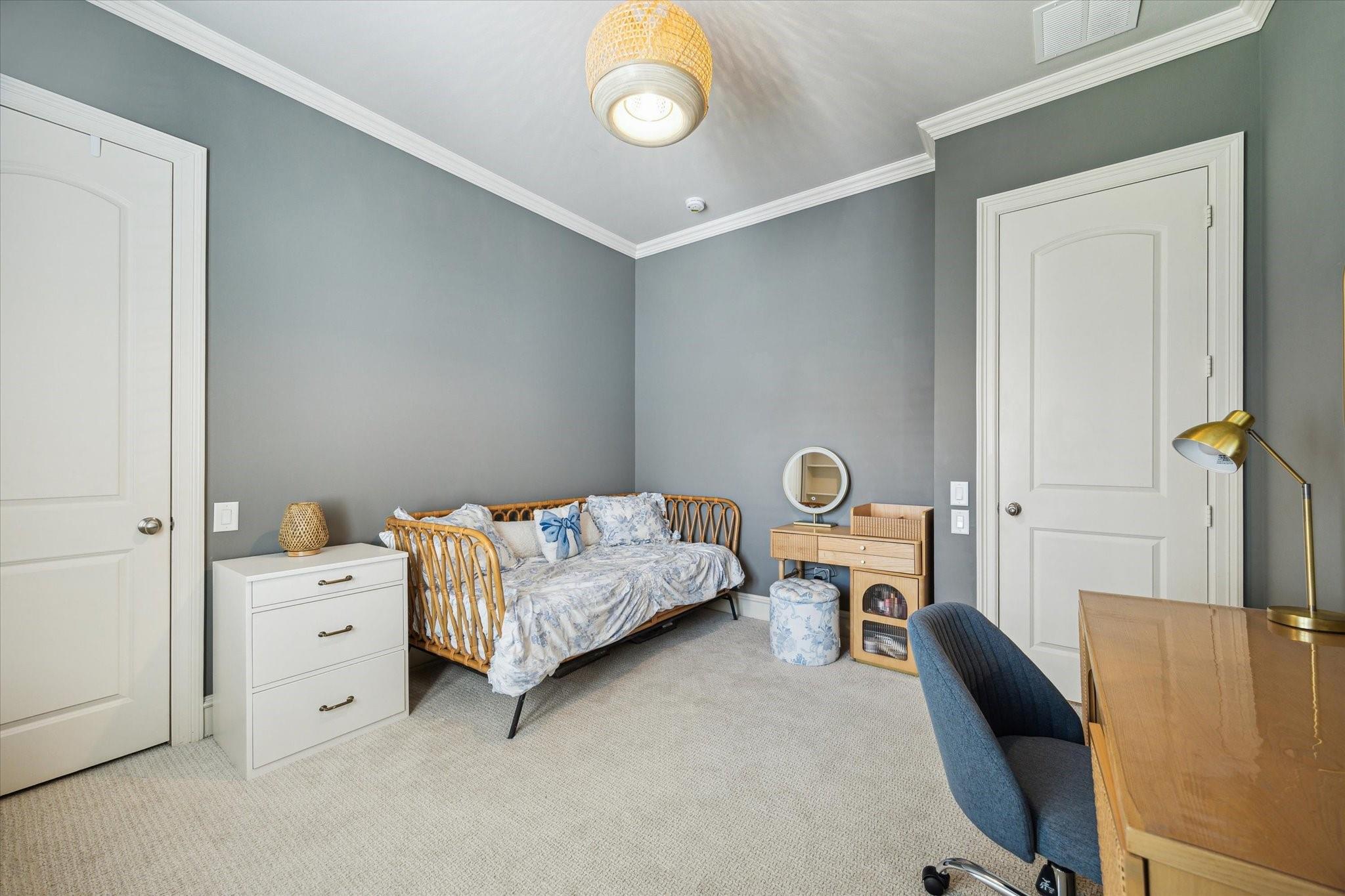 4132 Southwestern Street