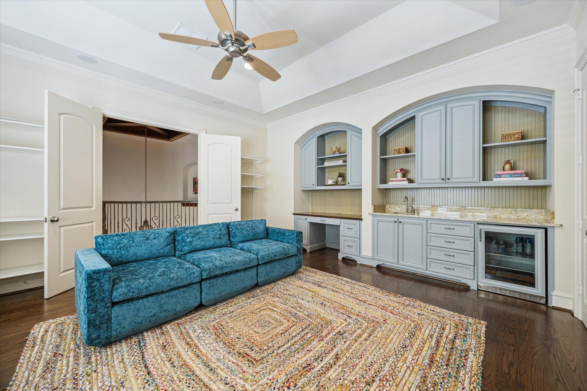 4132 Southwestern Street