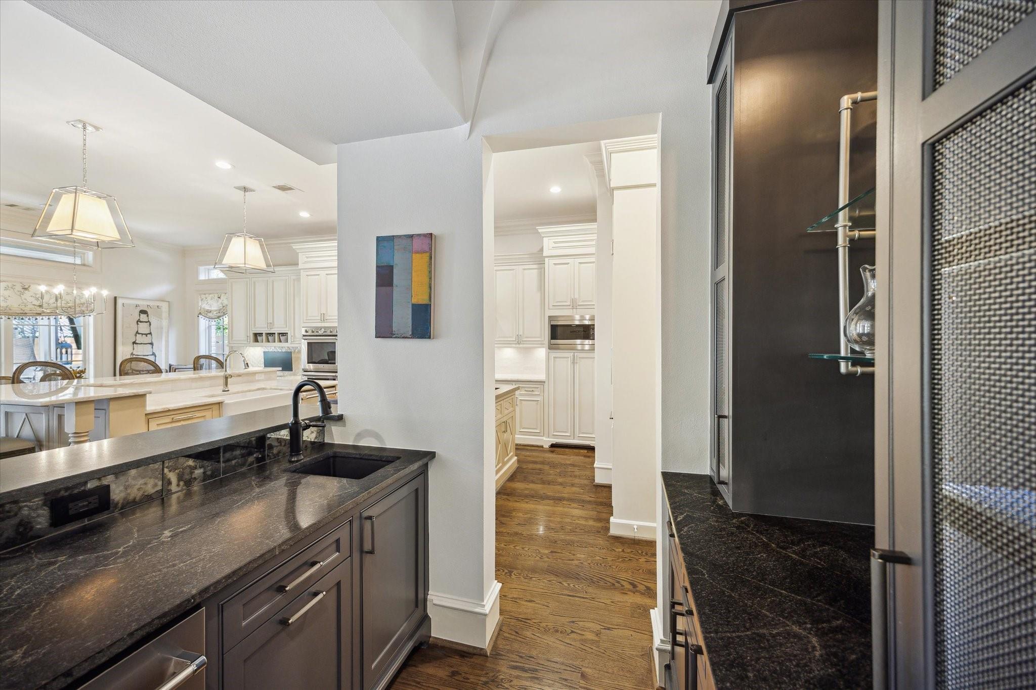 4132 Southwestern Street