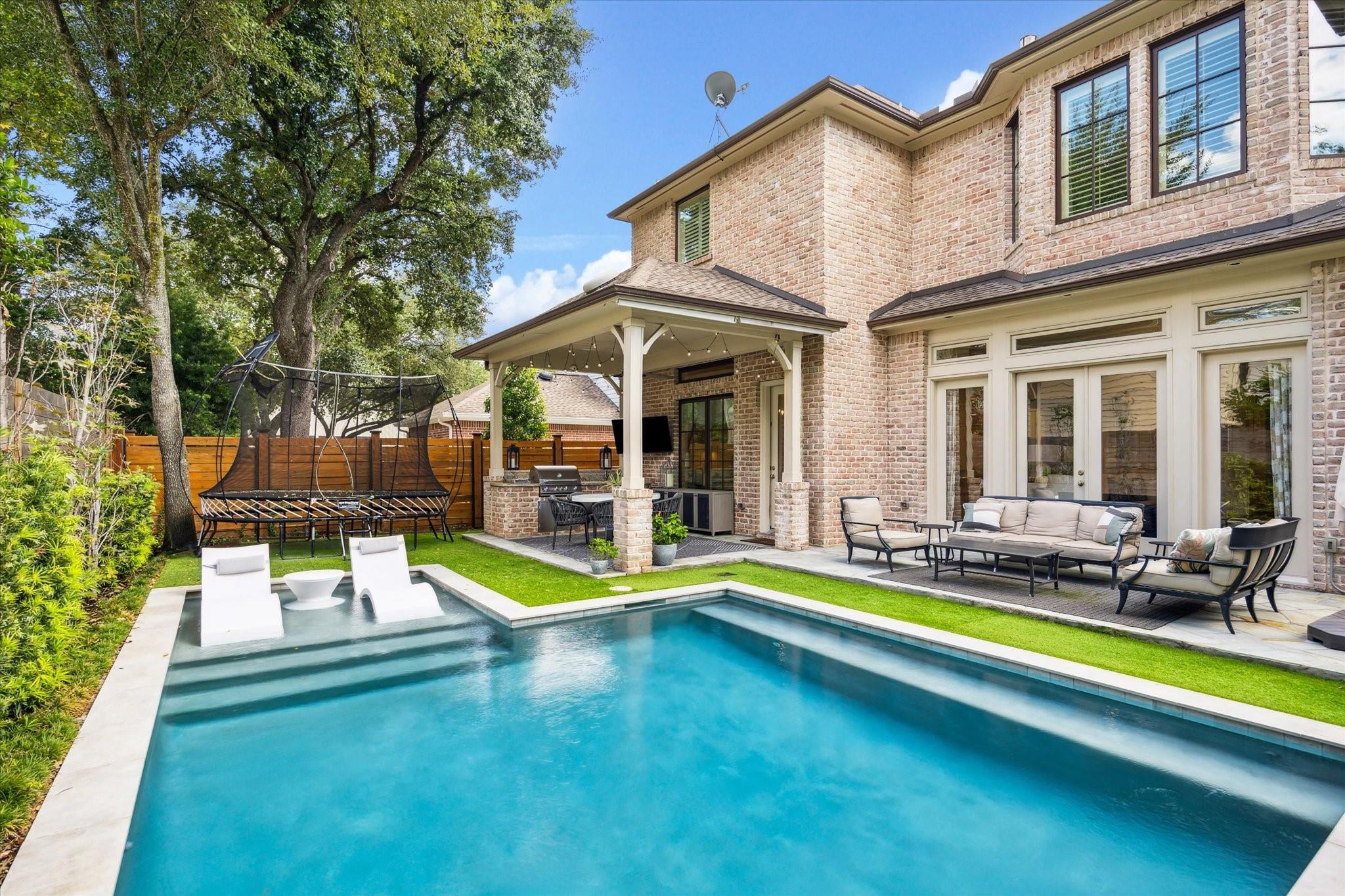 4132 Southwestern Street