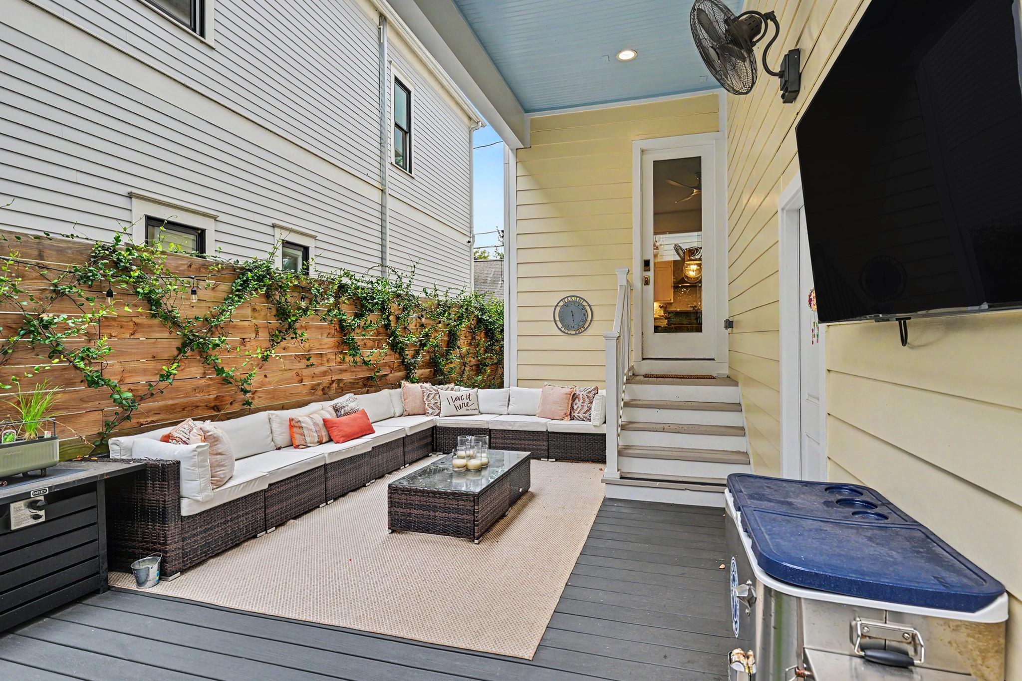 504 W 10th Street