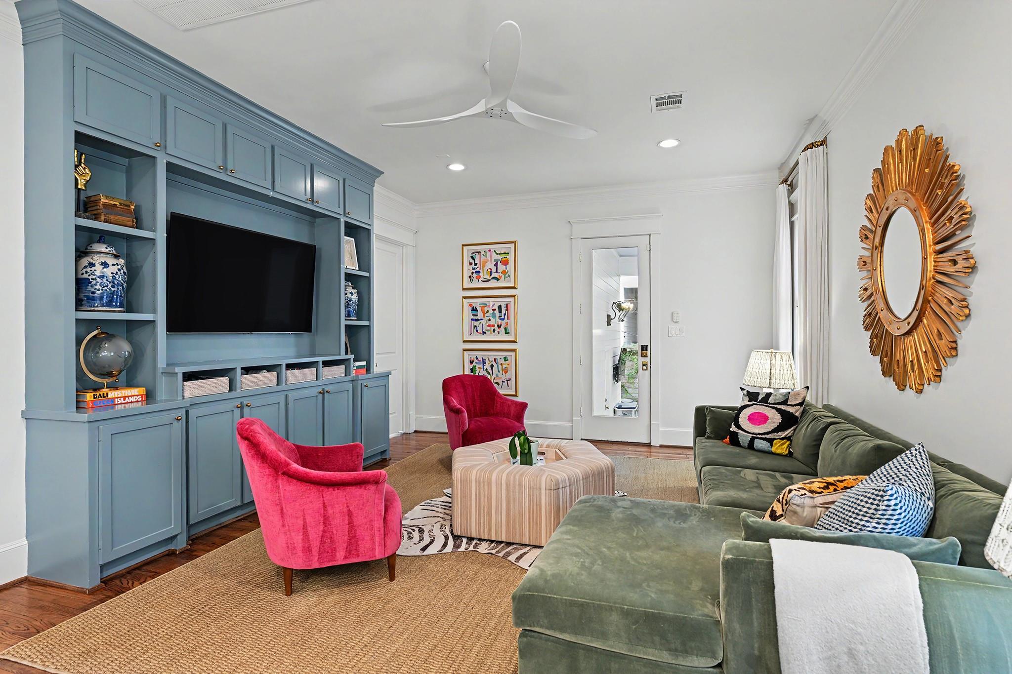 504 W 10th Street