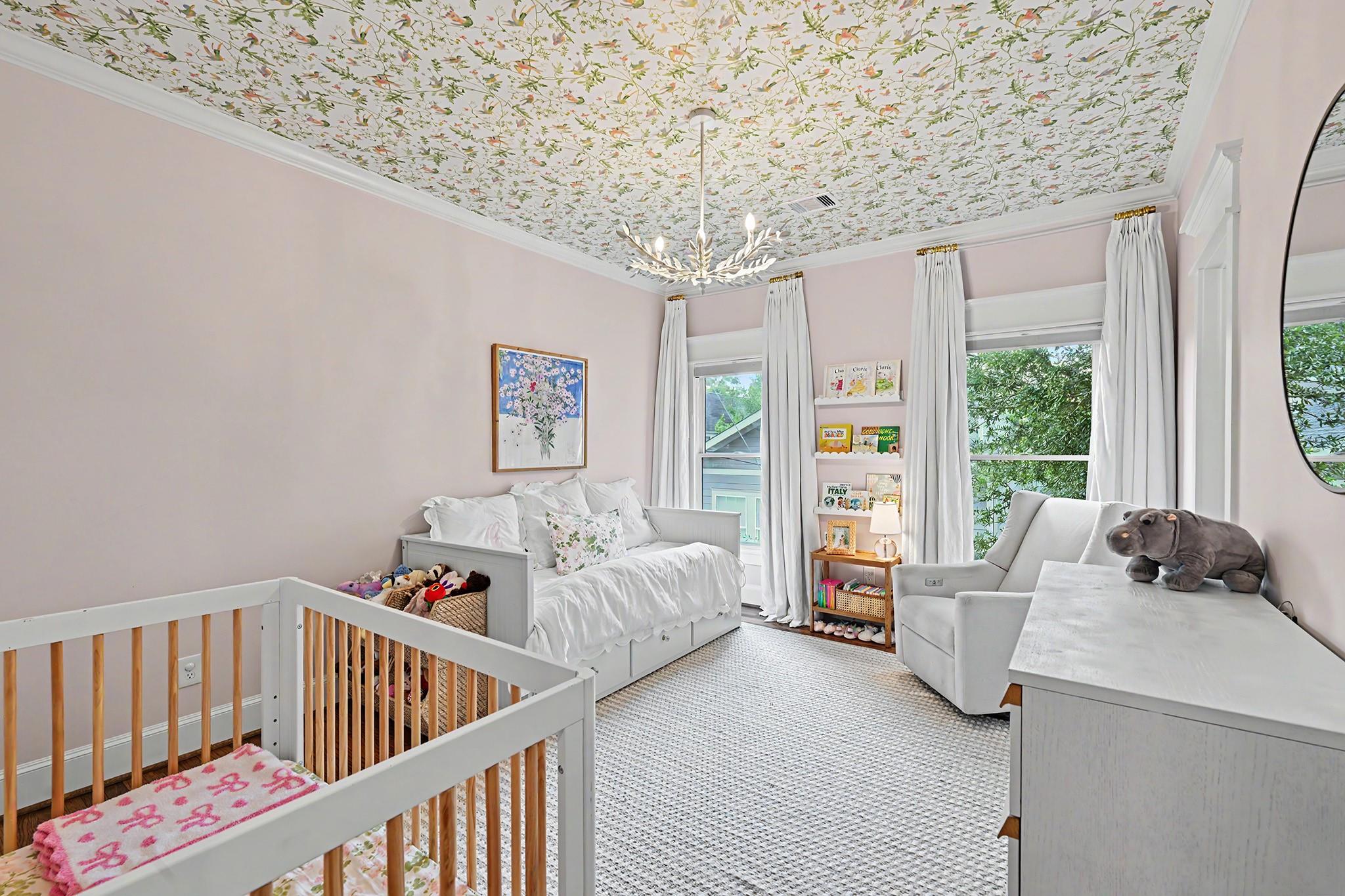 504 W 10th Street