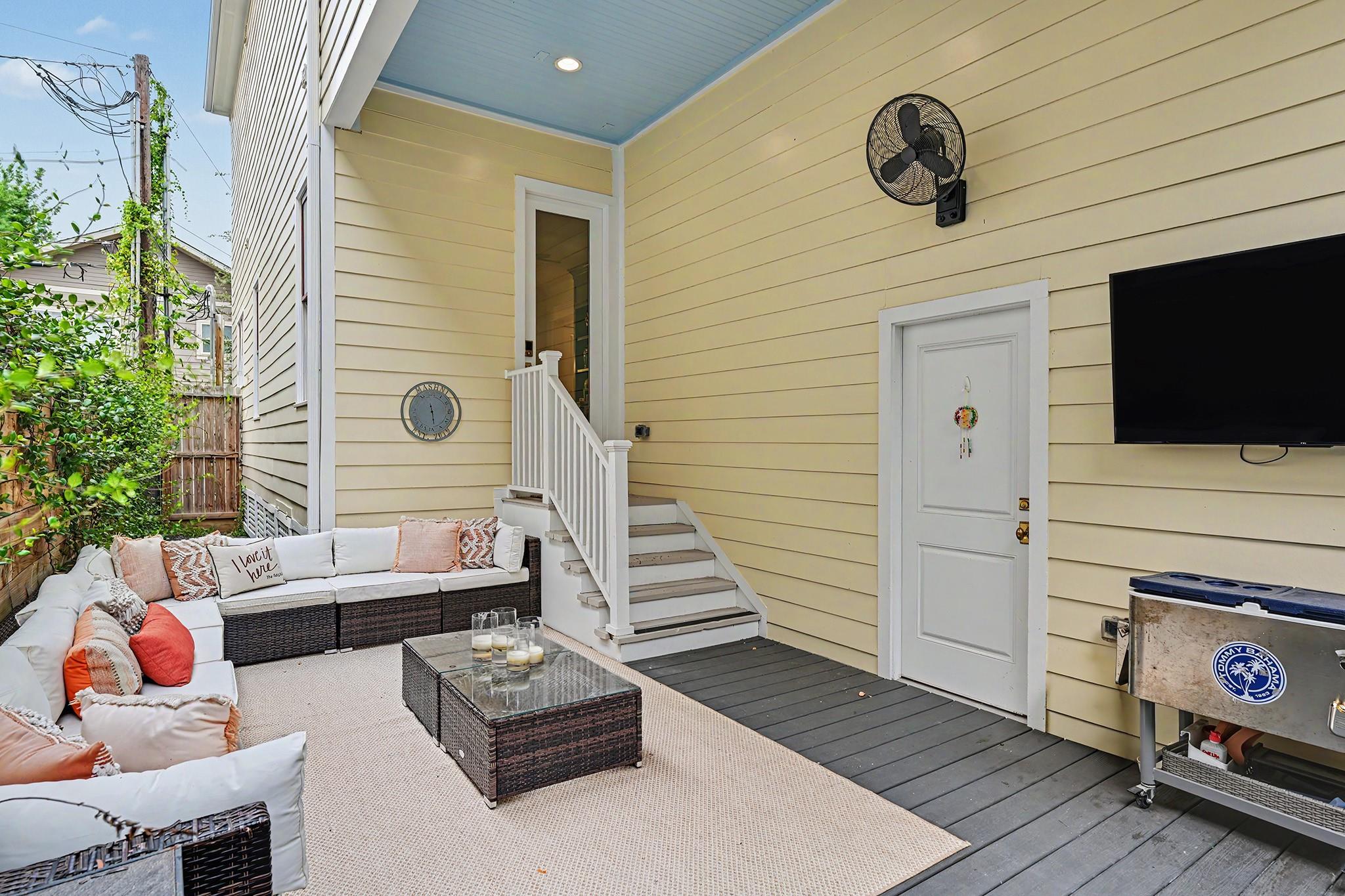 504 W 10th Street