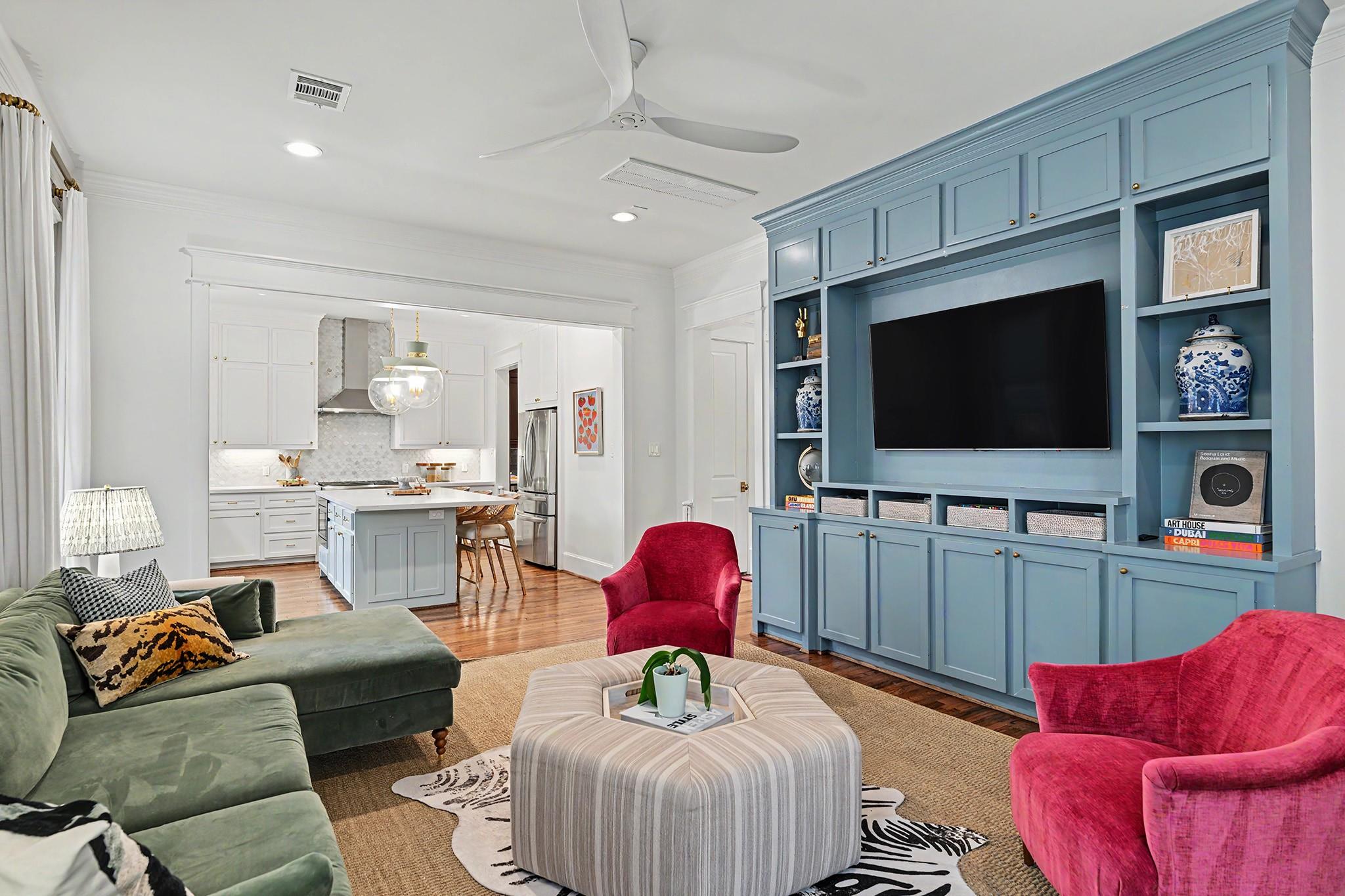 504 W 10th Street