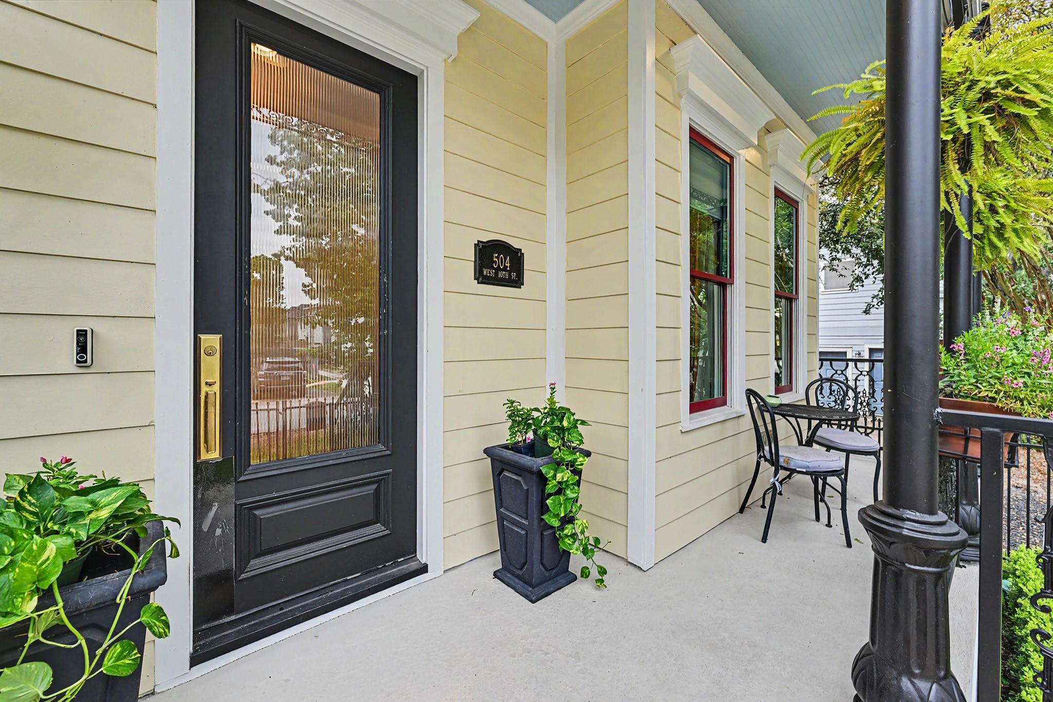 504 W 10th Street