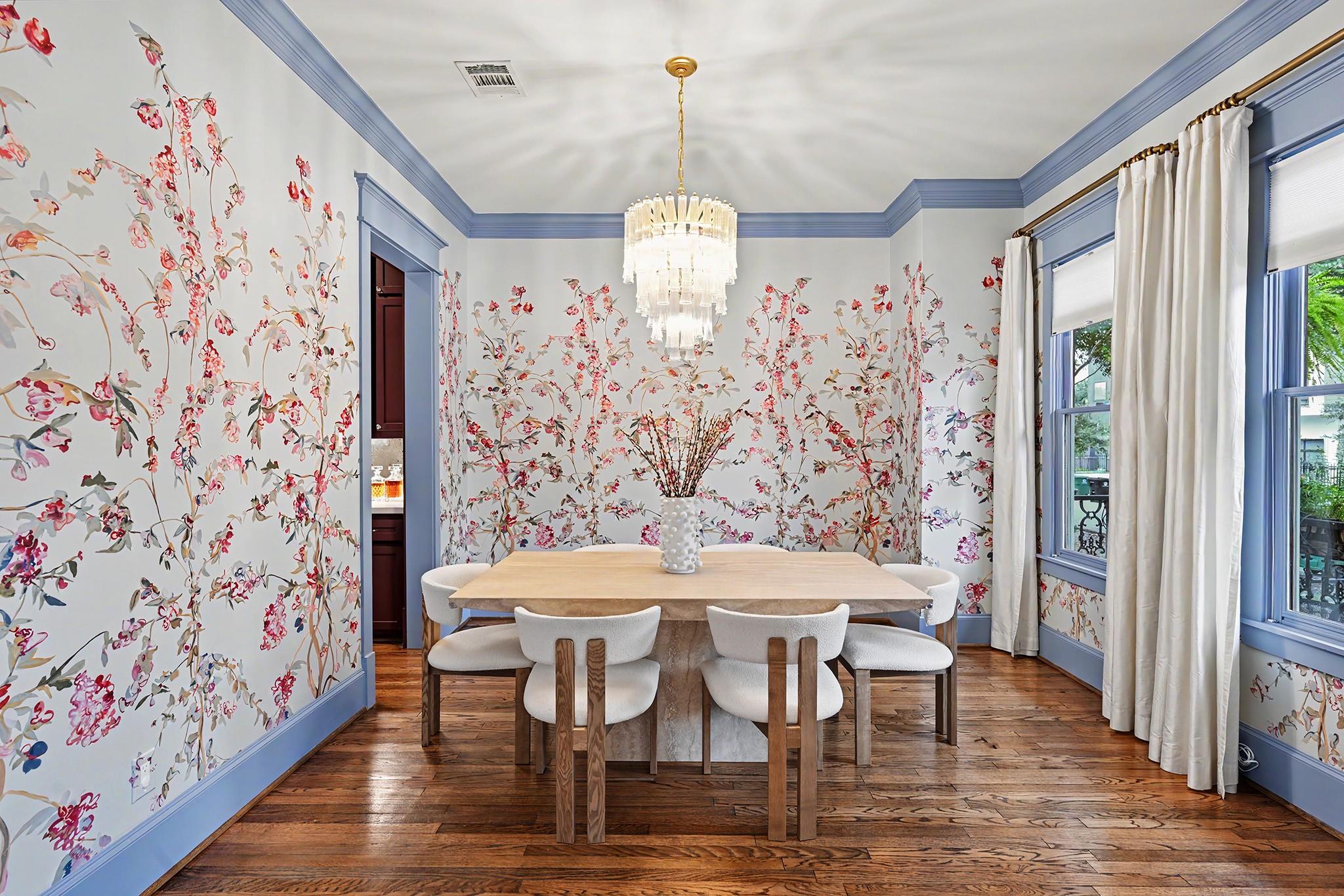 504 W 10th Street
