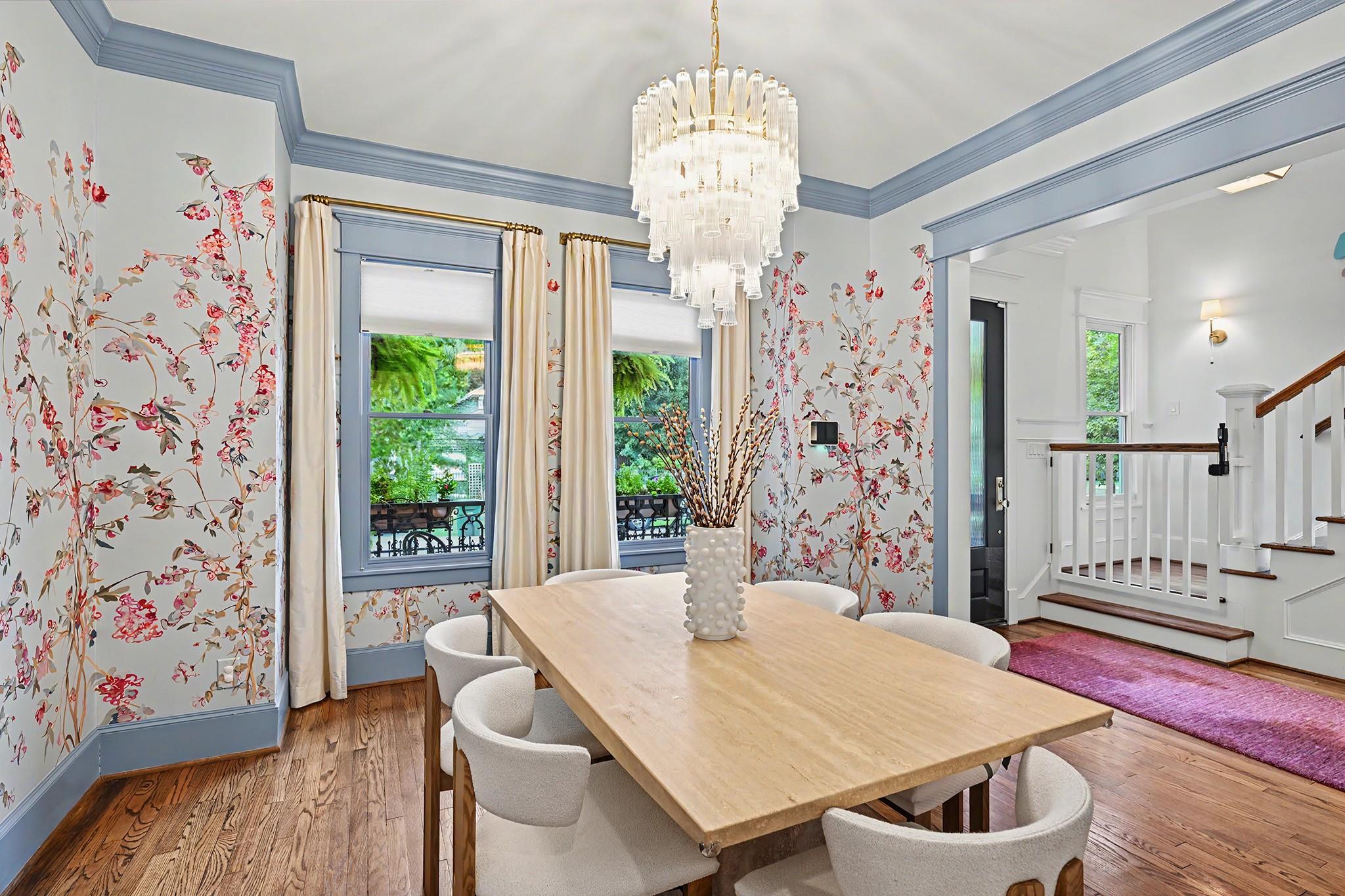 504 W 10th Street