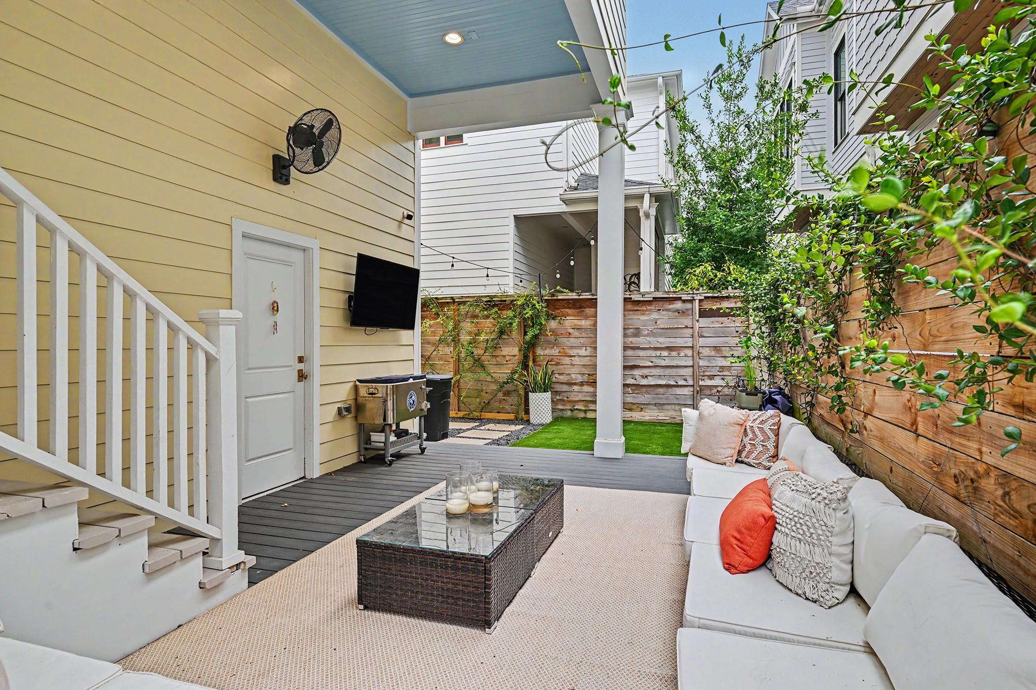 504 W 10th Street
