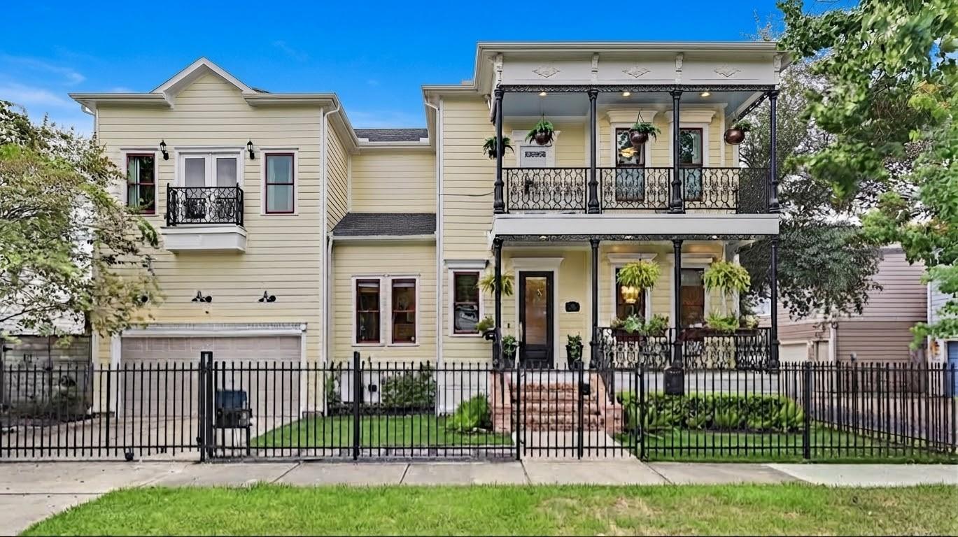504 W 10th Street