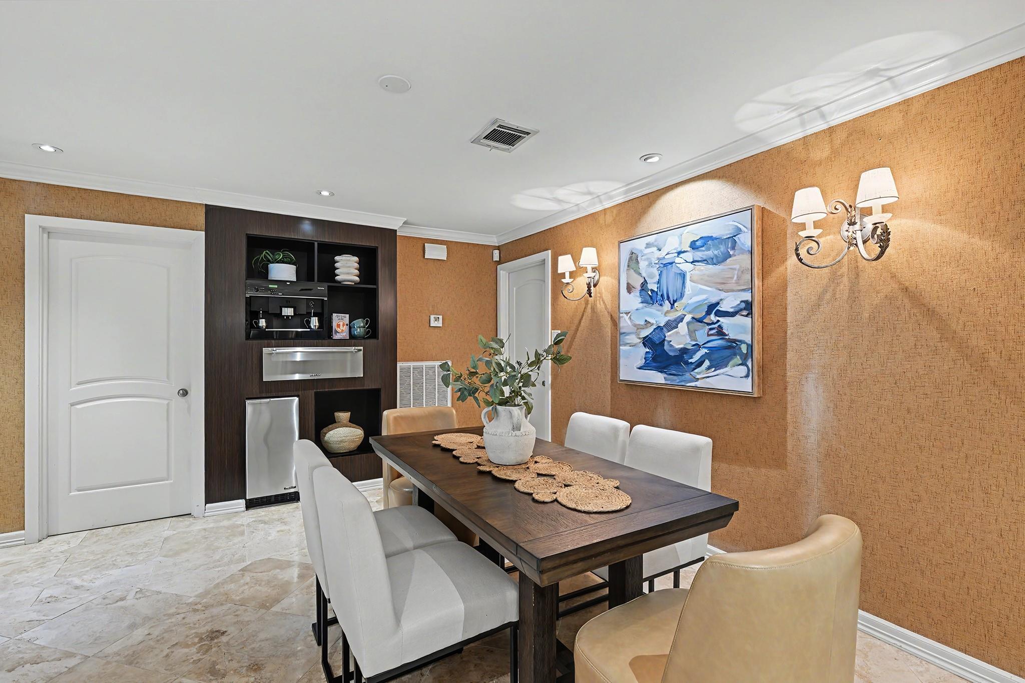 10034 Meadow Lake Lane
