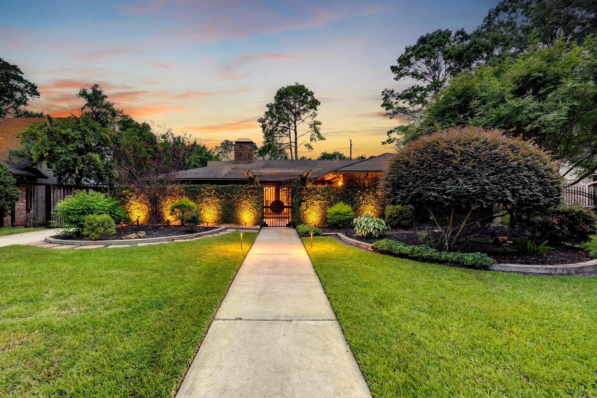 10034 Meadow Lake Lane