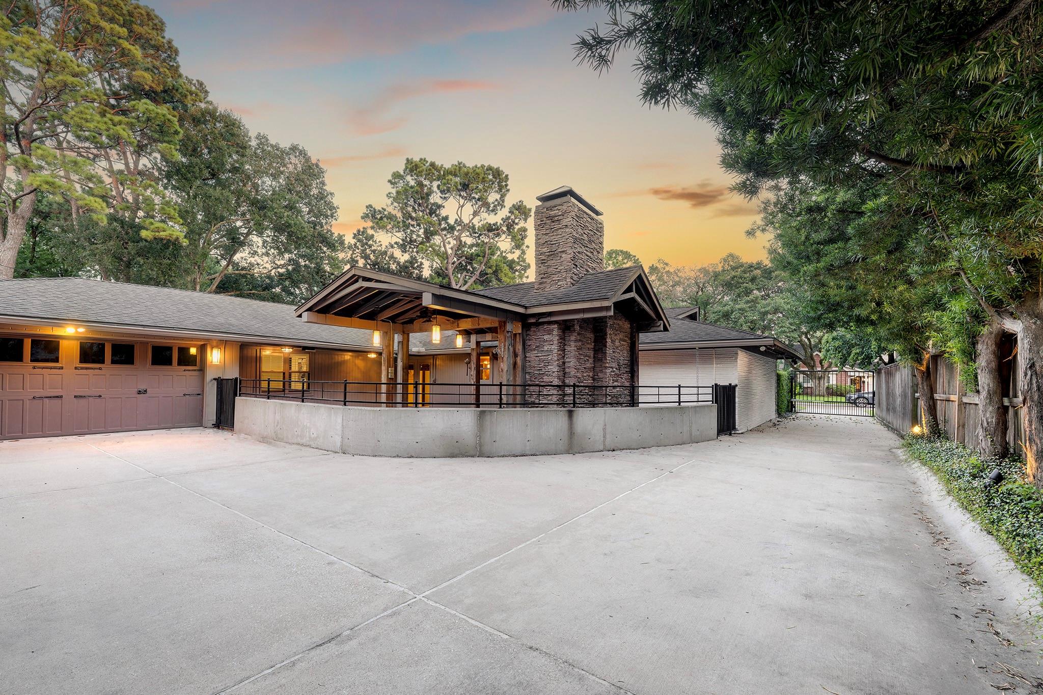10034 Meadow Lake Lane