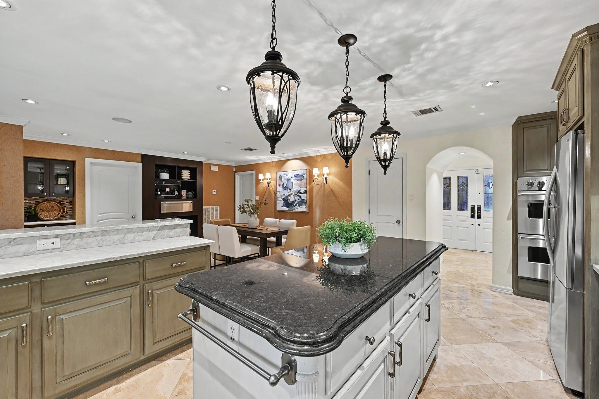 10034 Meadow Lake Lane