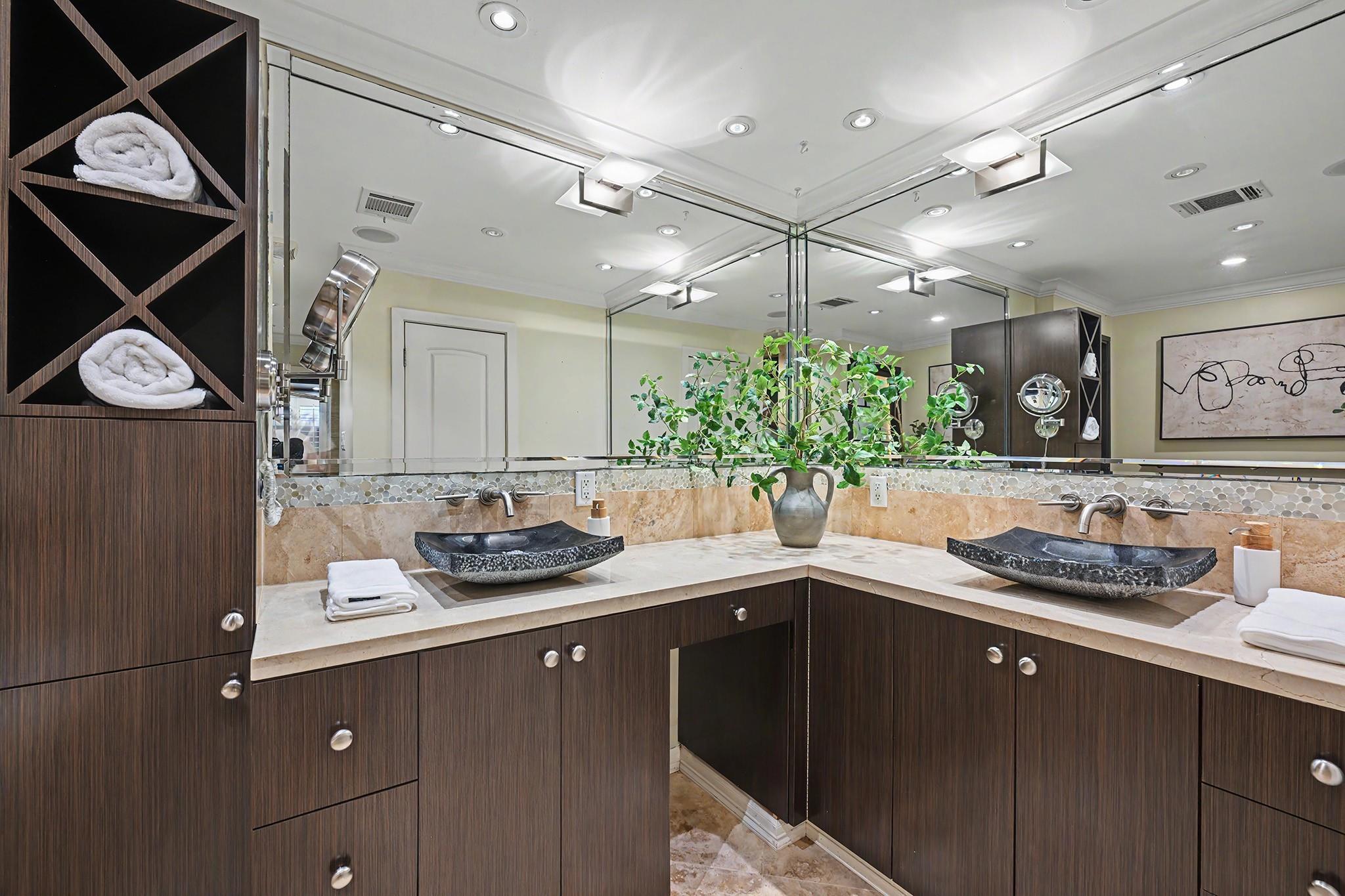 10034 Meadow Lake Lane