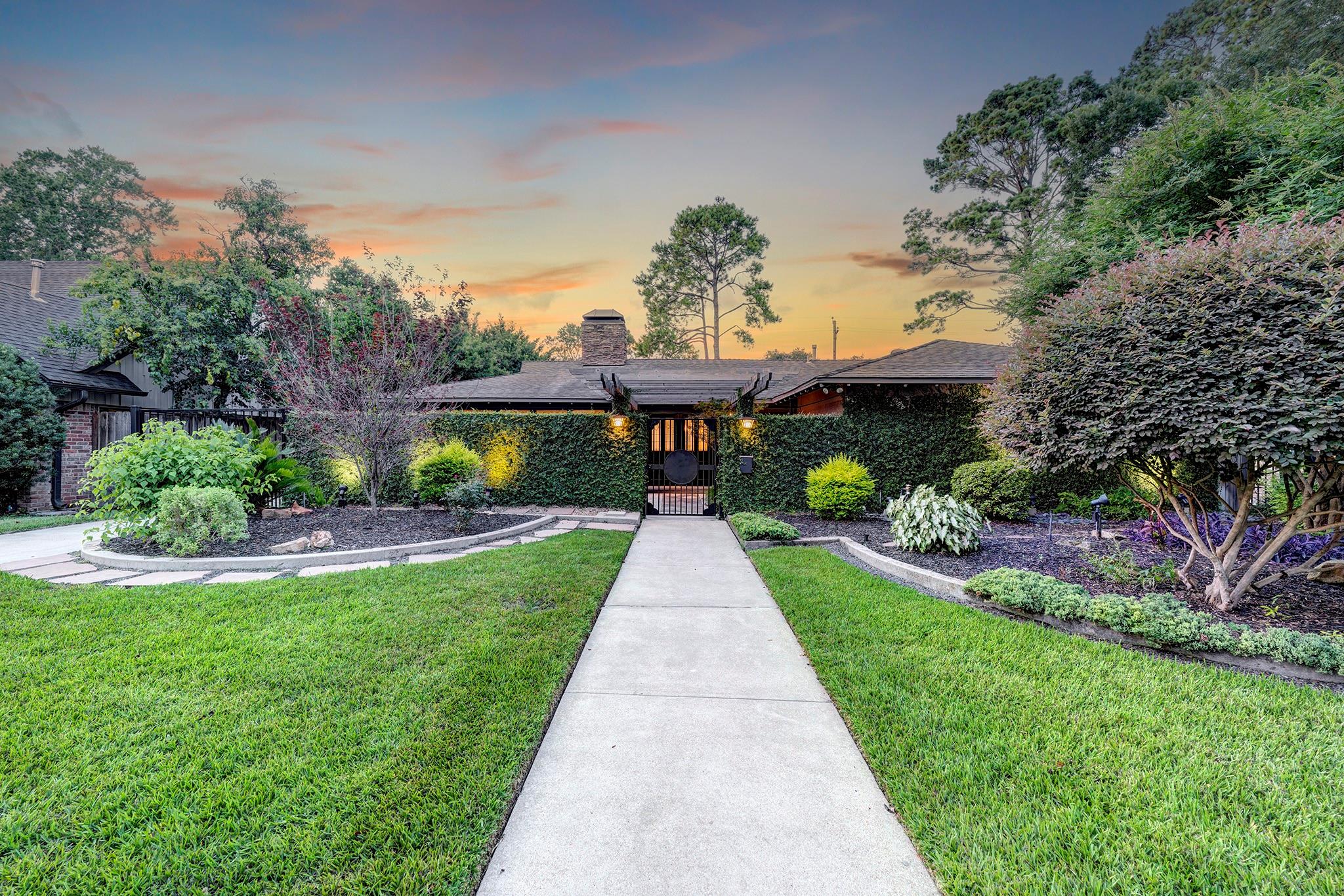 10034 Meadow Lake Lane