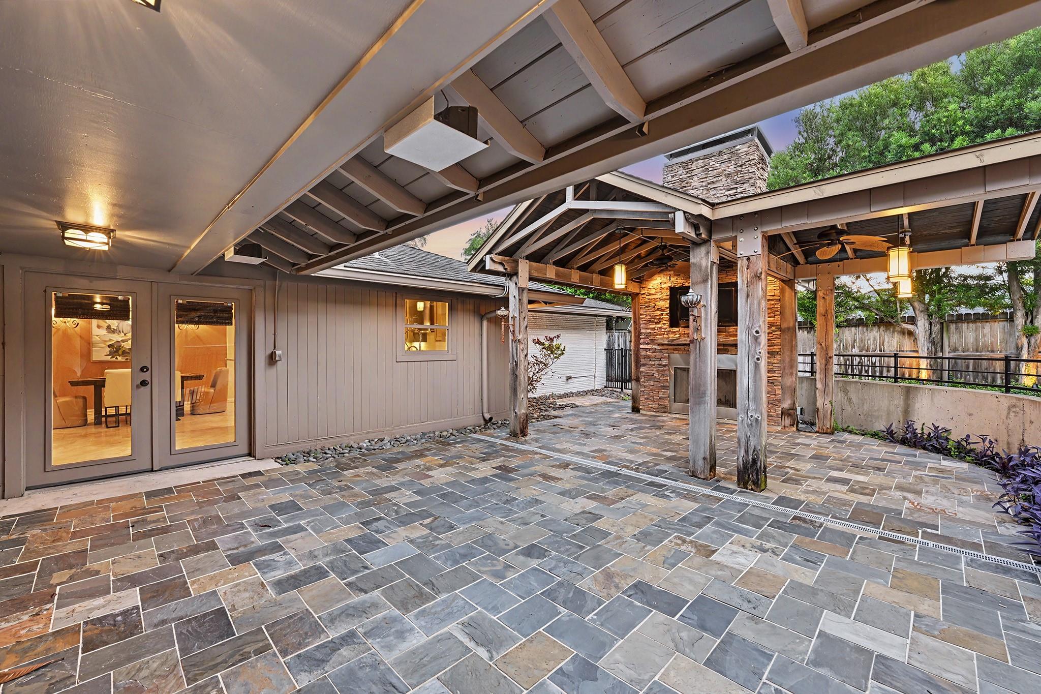 10034 Meadow Lake Lane