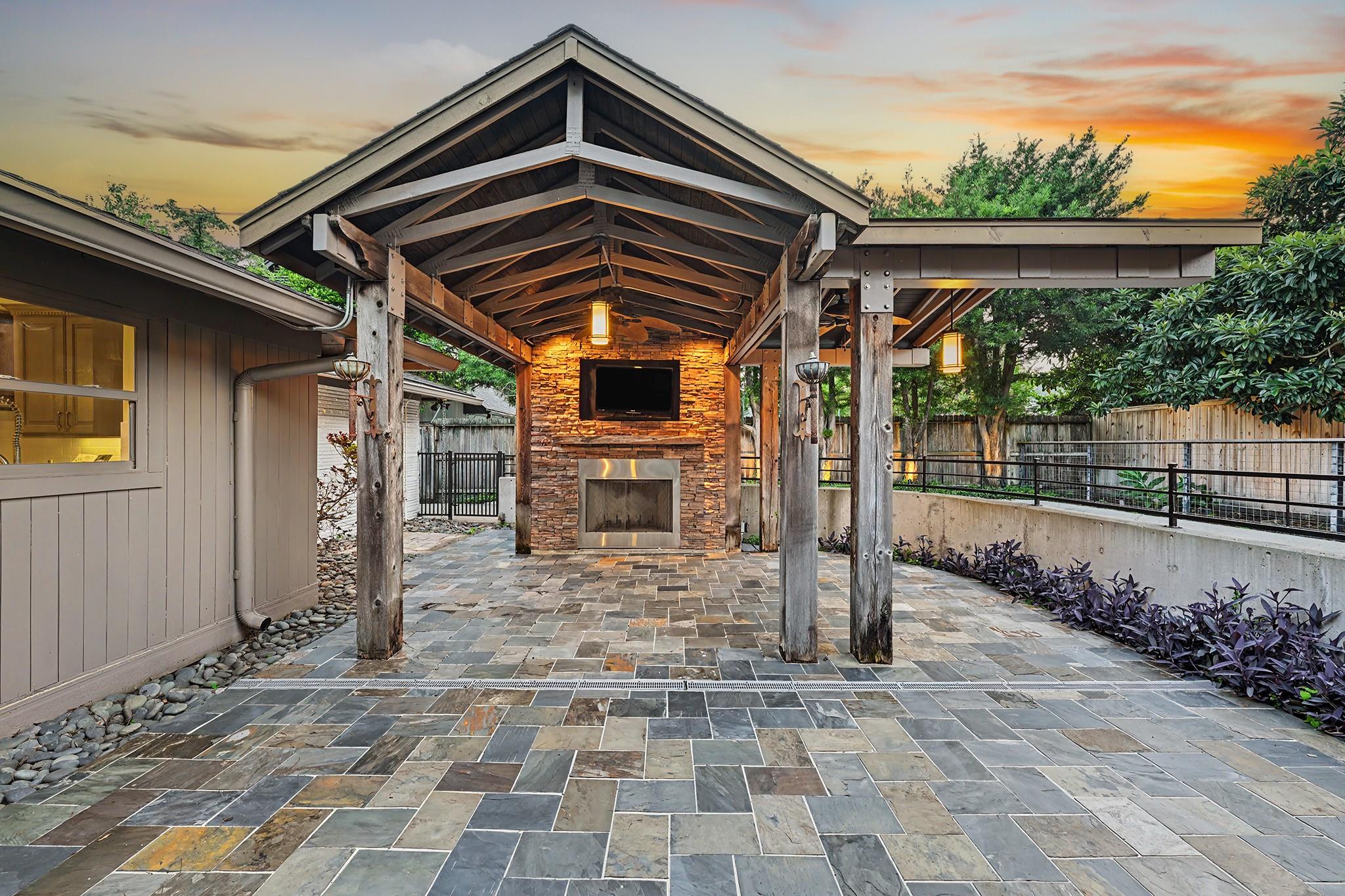 10034 Meadow Lake Lane