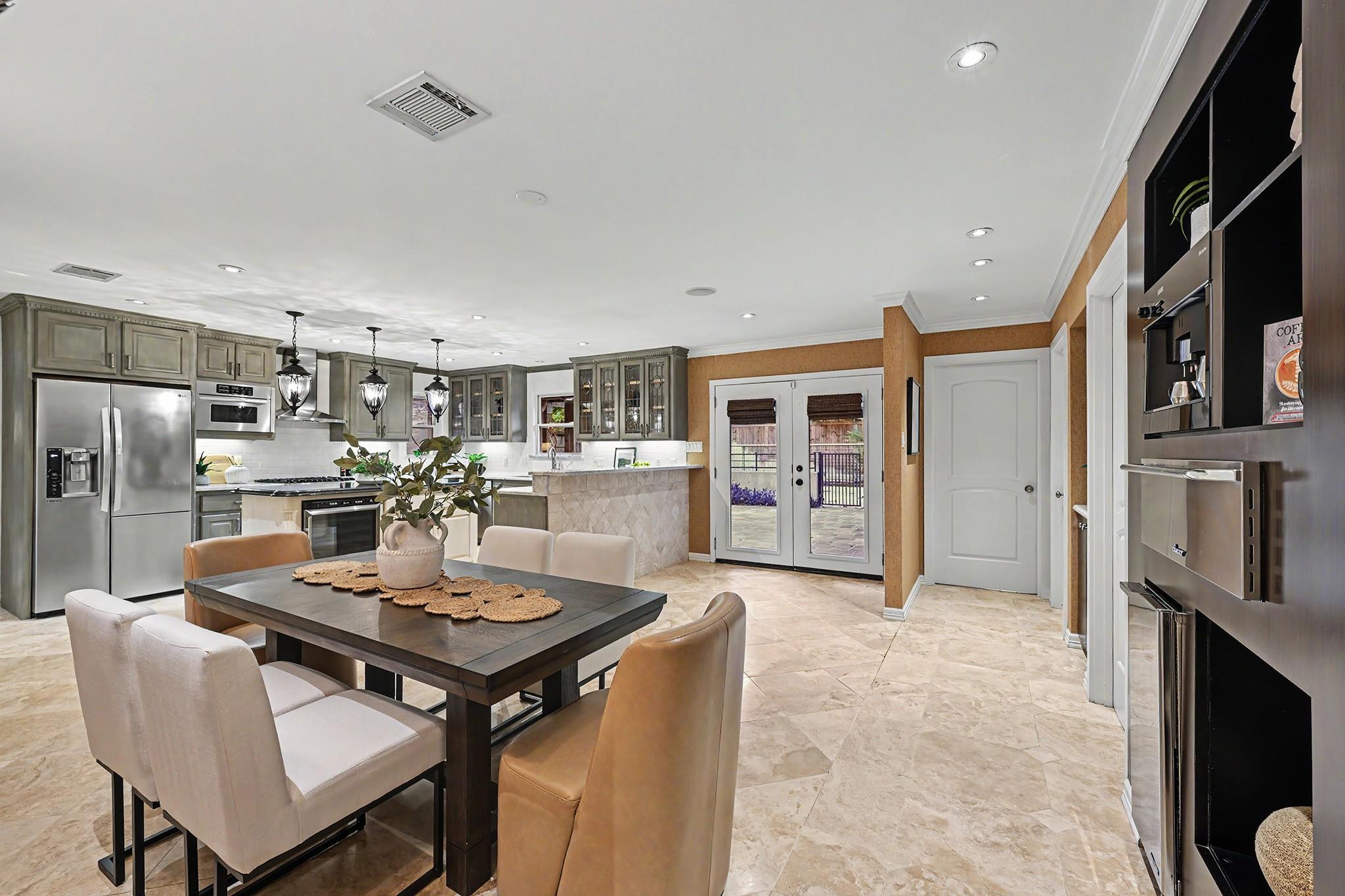 10034 Meadow Lake Lane