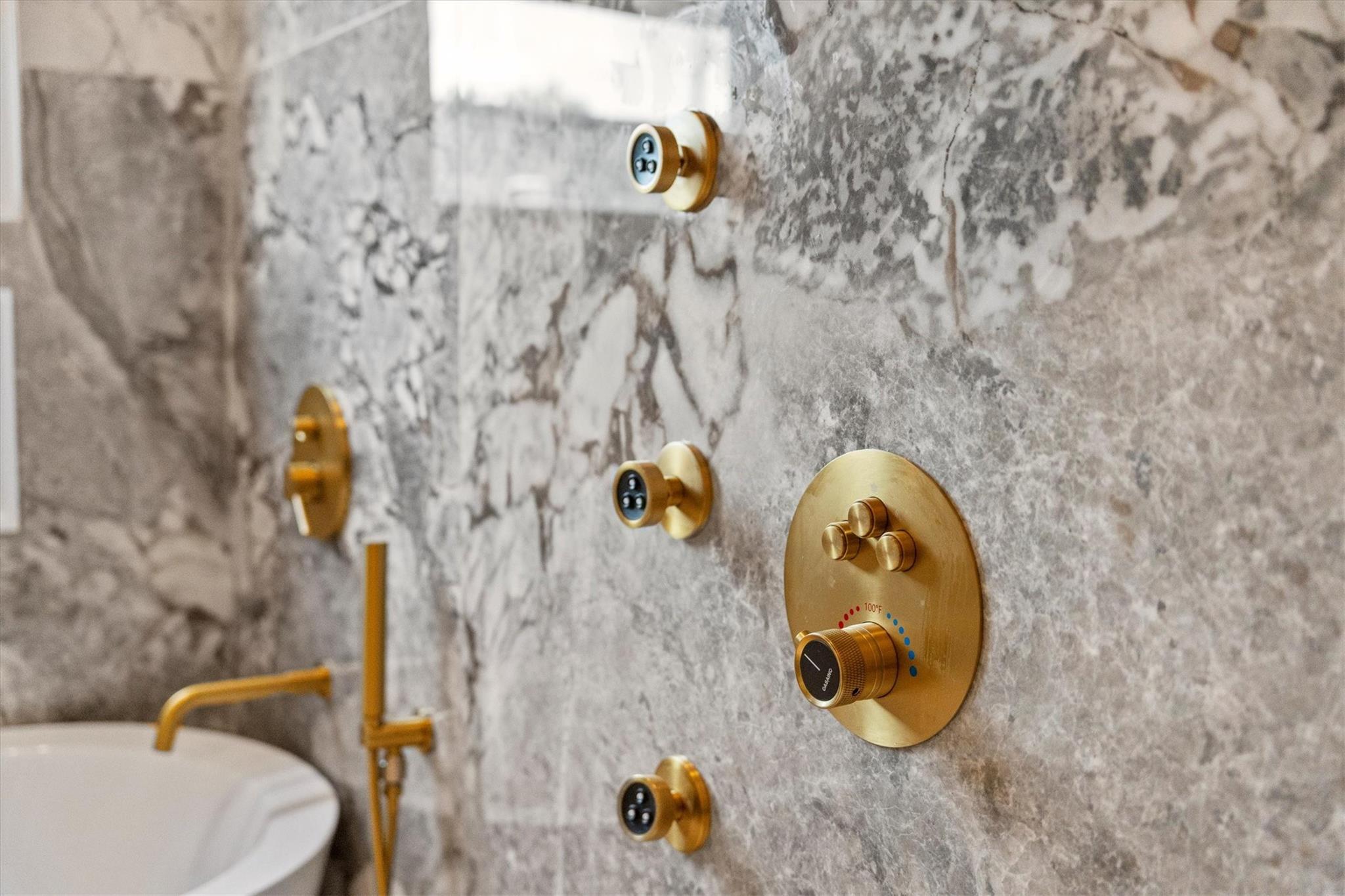 1543 Columbia Street