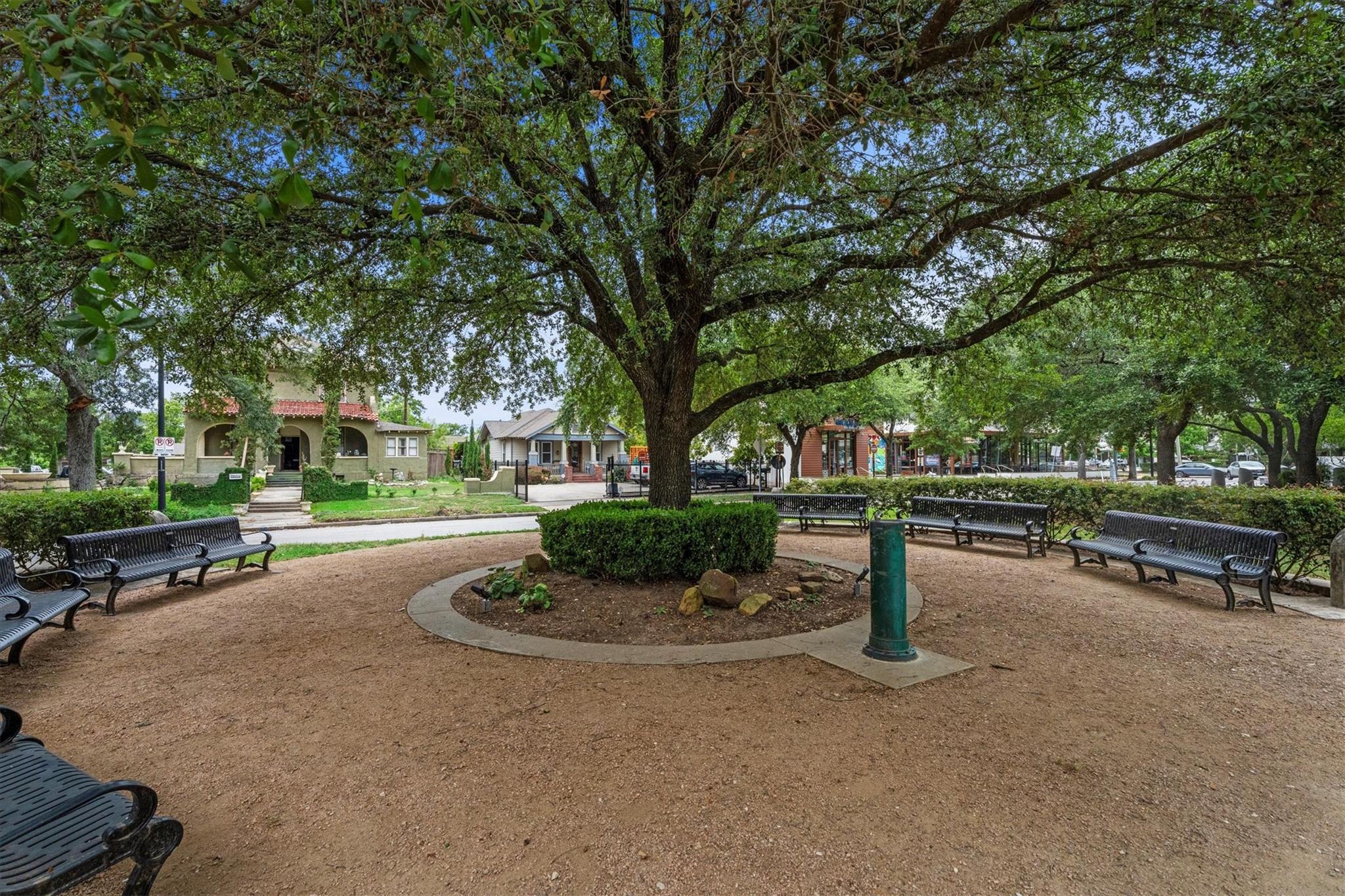 1543 Columbia Street