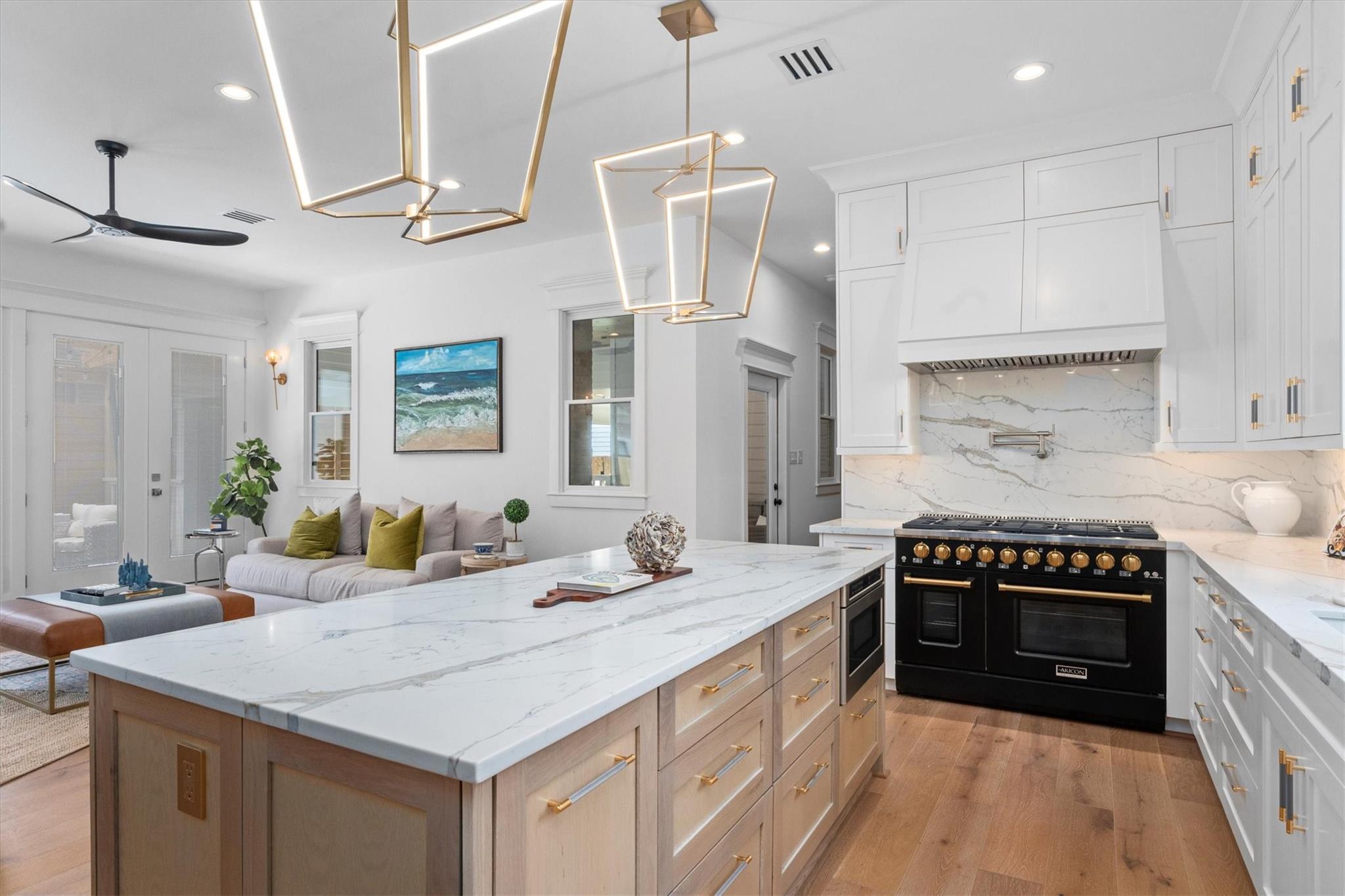 1543 Columbia Street