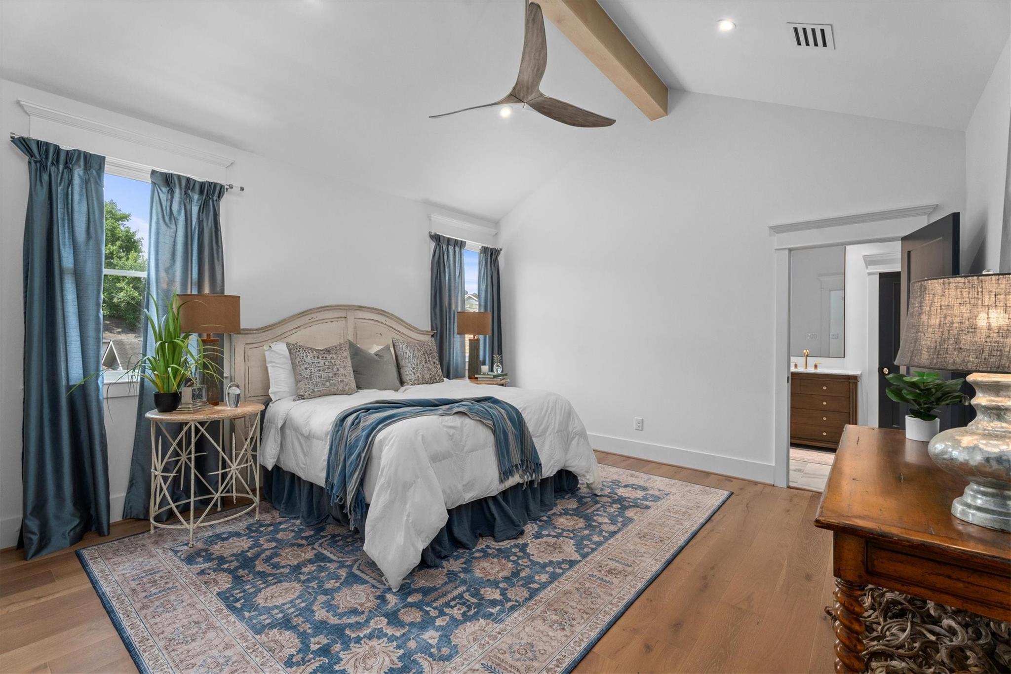 1543 Columbia Street