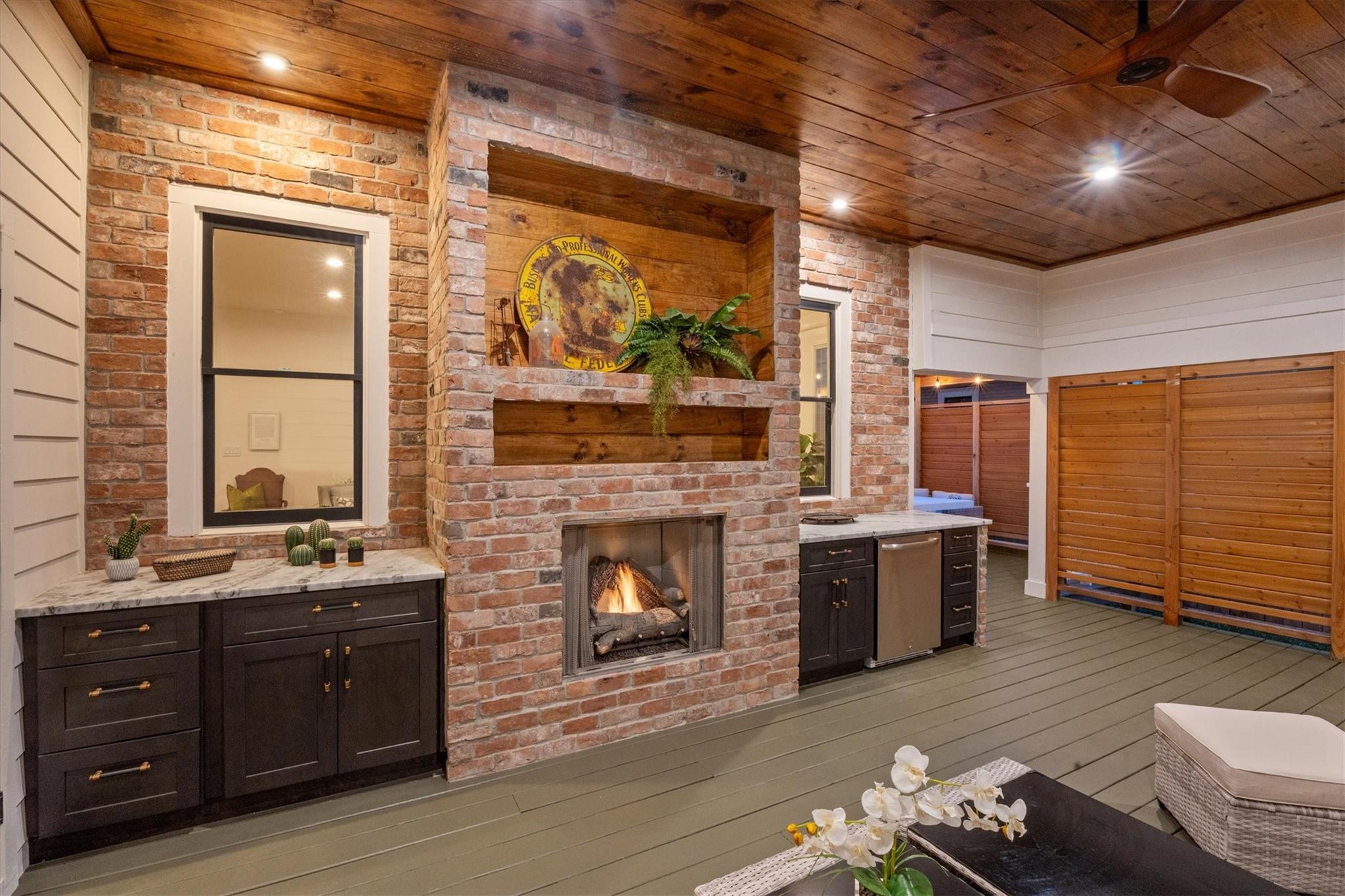 1543 Columbia Street