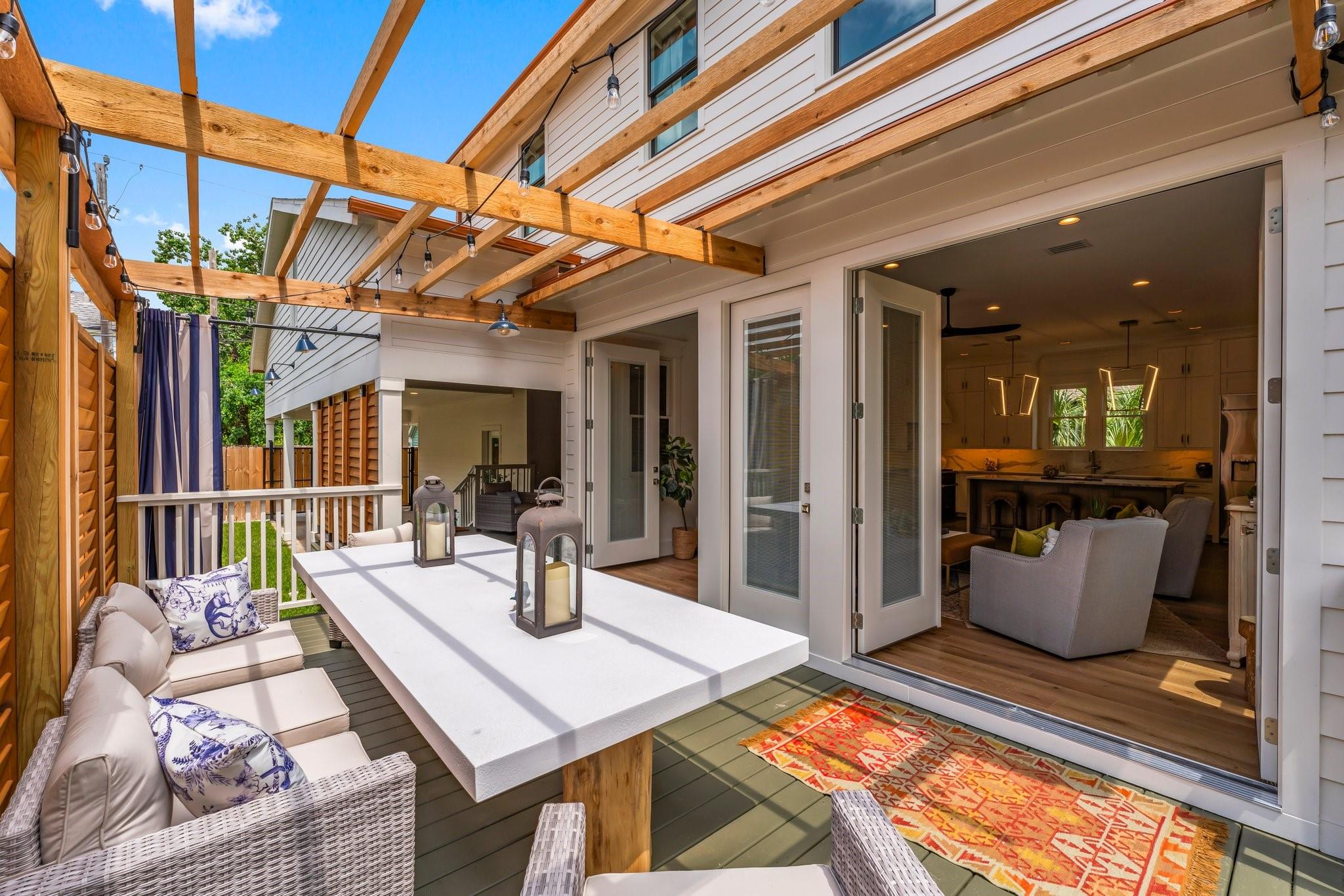 1543 Columbia Street