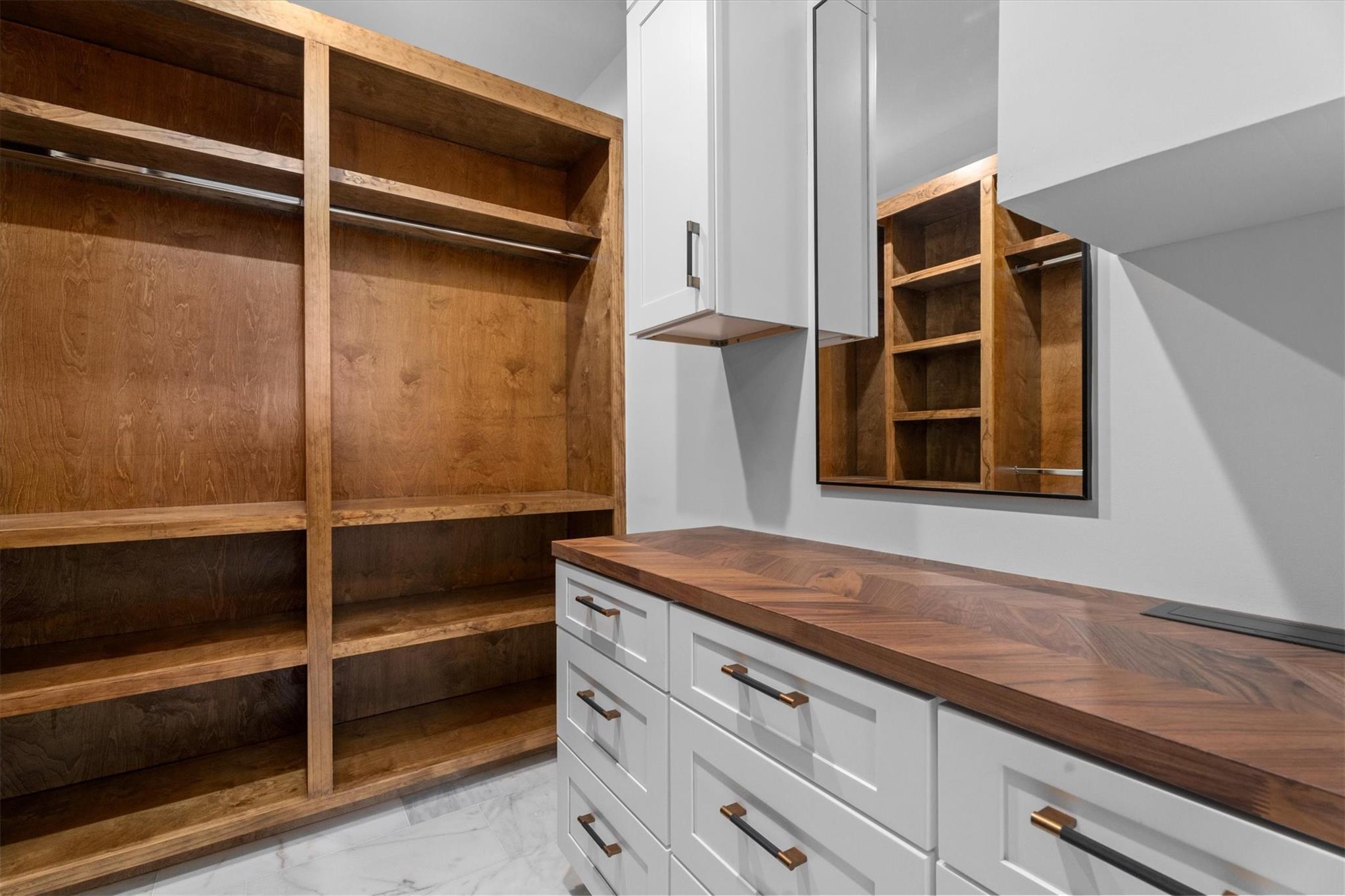 1543 Columbia Street