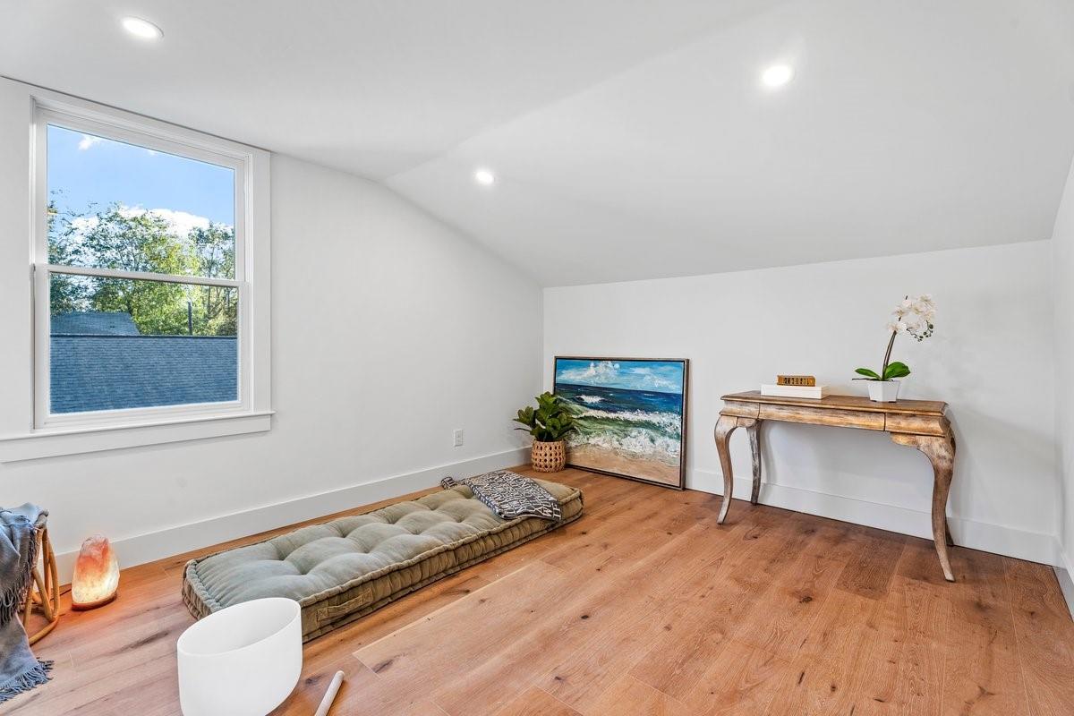 1543 Columbia Street