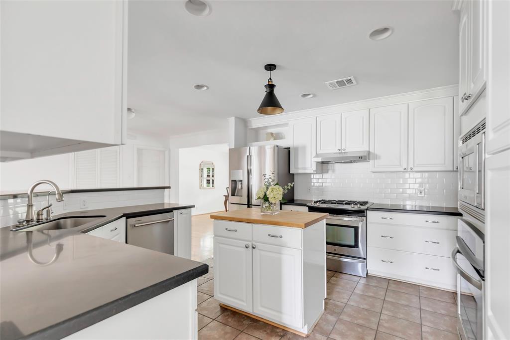 6214 Grovewood Lane