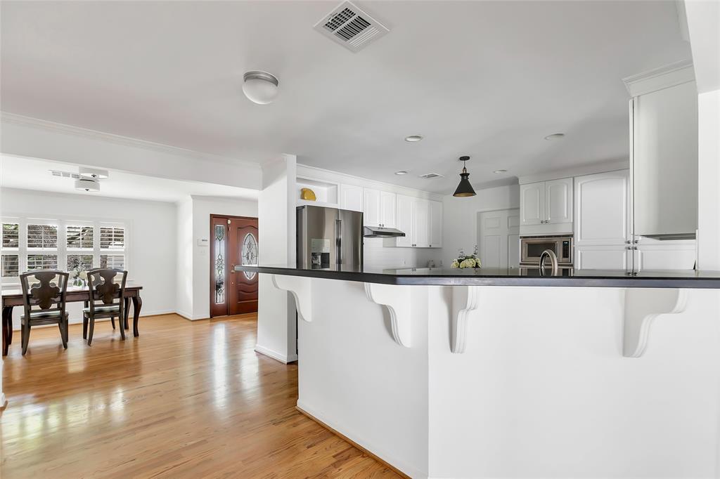 6214 Grovewood Lane