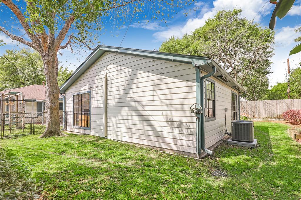 6214 Grovewood Lane