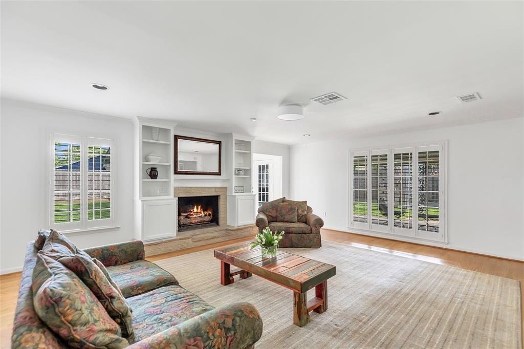 6214 Grovewood Lane