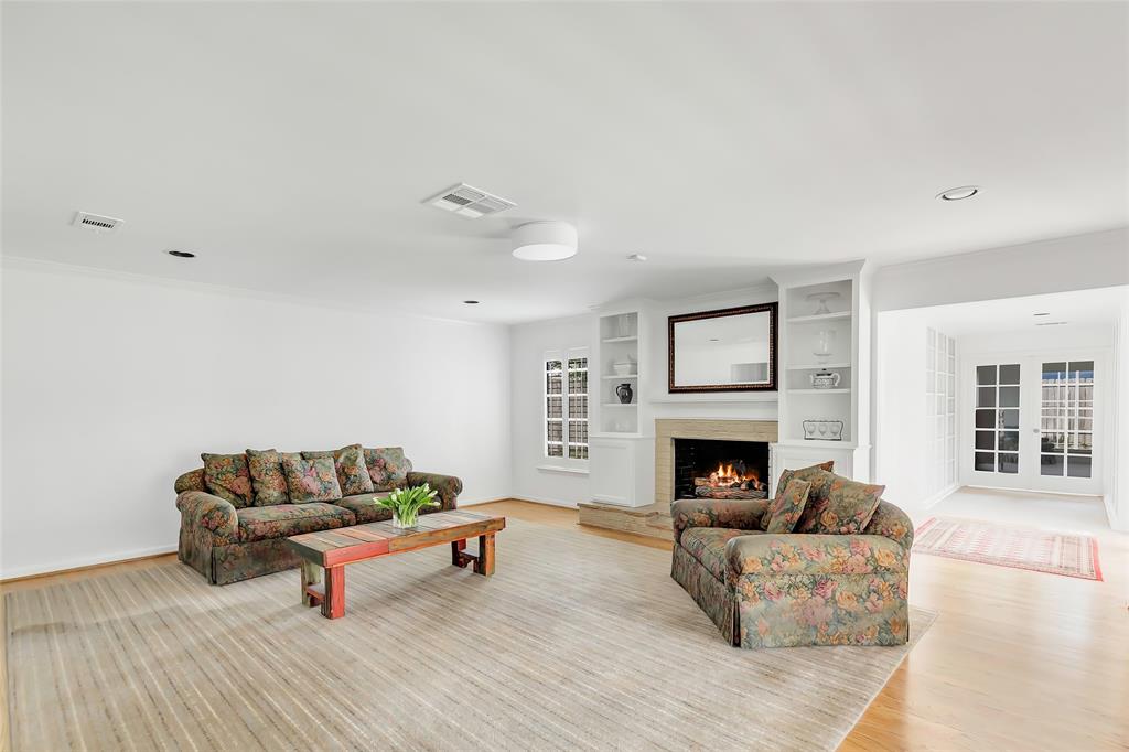 6214 Grovewood Lane