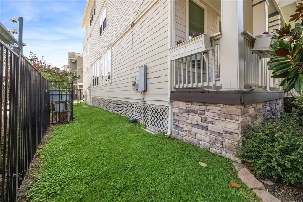 1208 Nelson Falls Lane