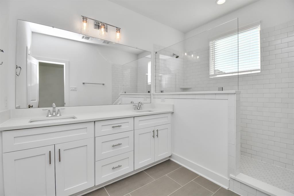 9028 Laverne Laurel Lane