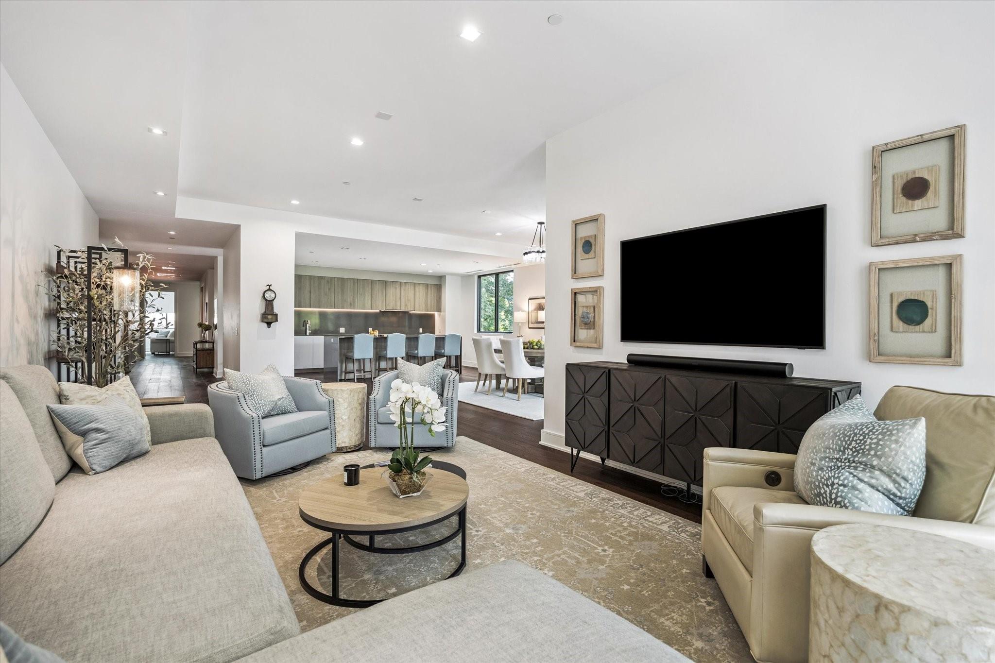 5104 Caroline Street # 202