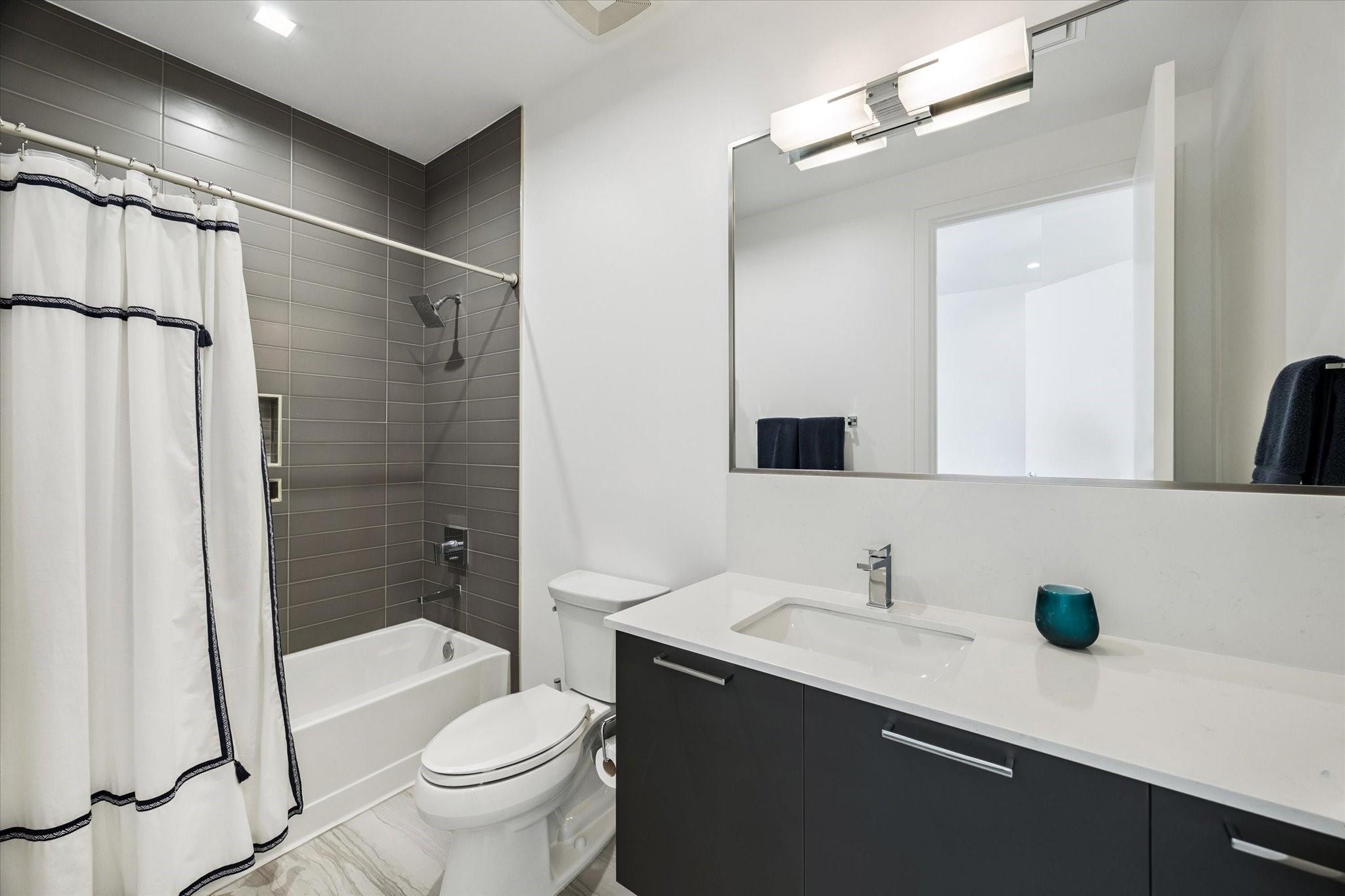 5104 Caroline Street # 202