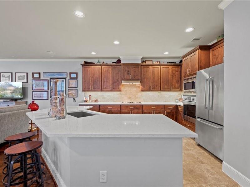 828 W 21st Street