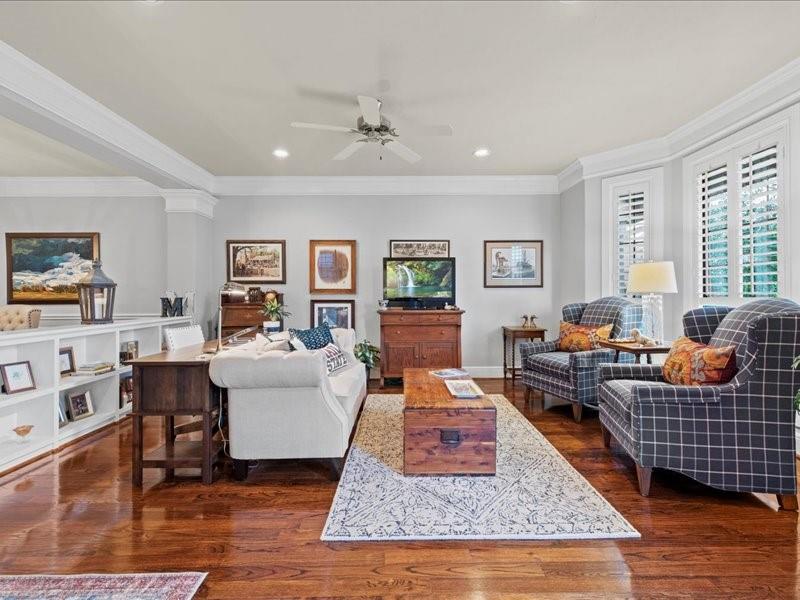 828 W 21st Street