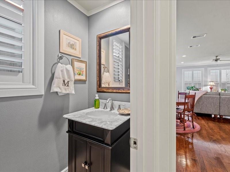 828 W 21st Street