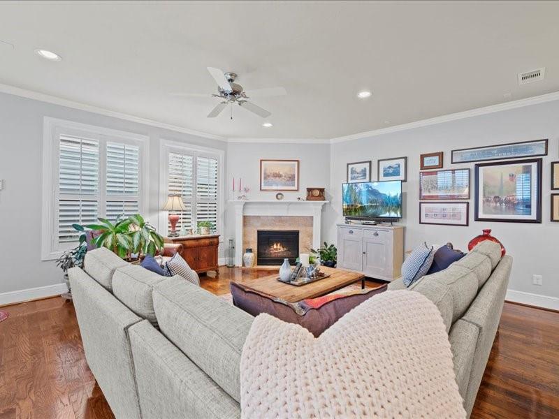 828 W 21st Street