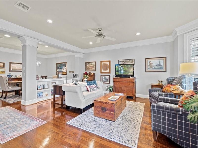 828 W 21st Street